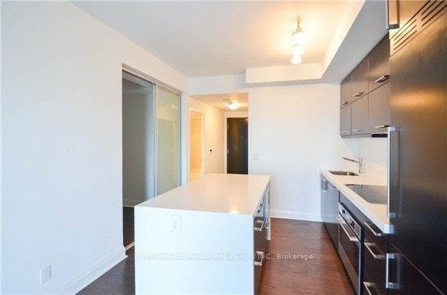 1080 Bay Street Unit 4009 photo 2