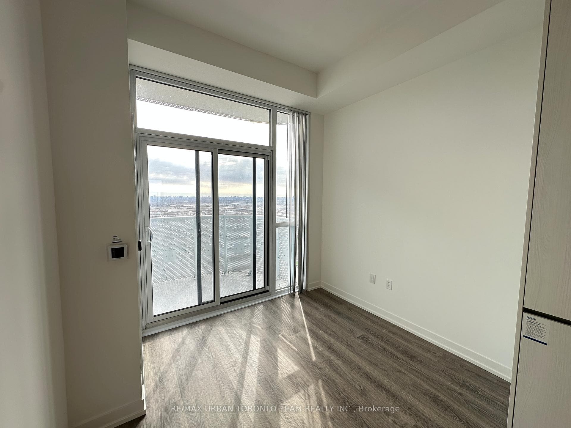 8 Interchange Way Unit 4908 photo 6