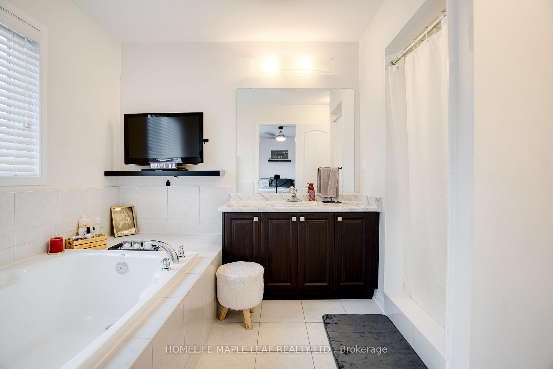 232 BEDROCK Drive photo 14