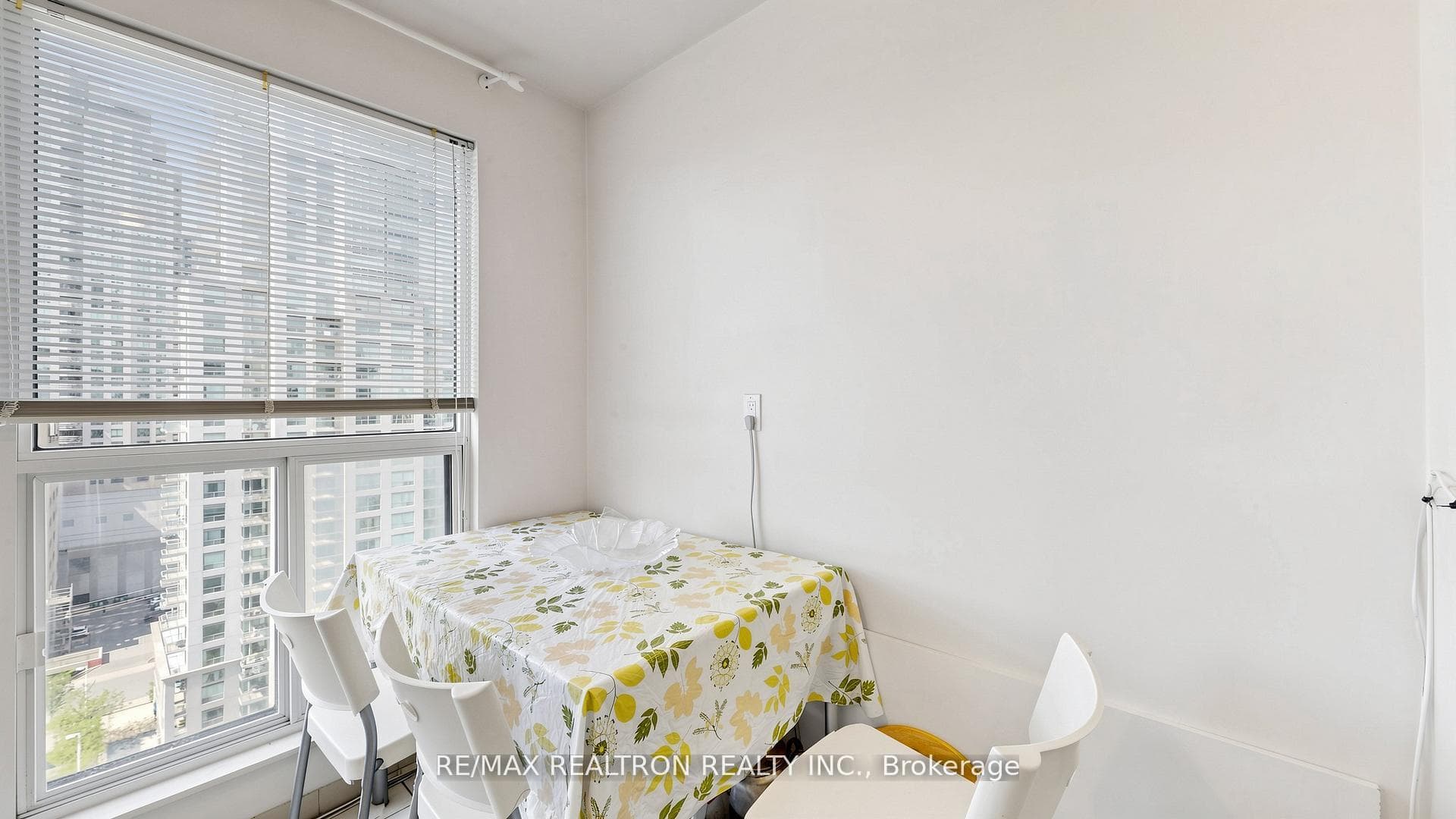 18 Hollywood Avenue Unit 1707 photo 24