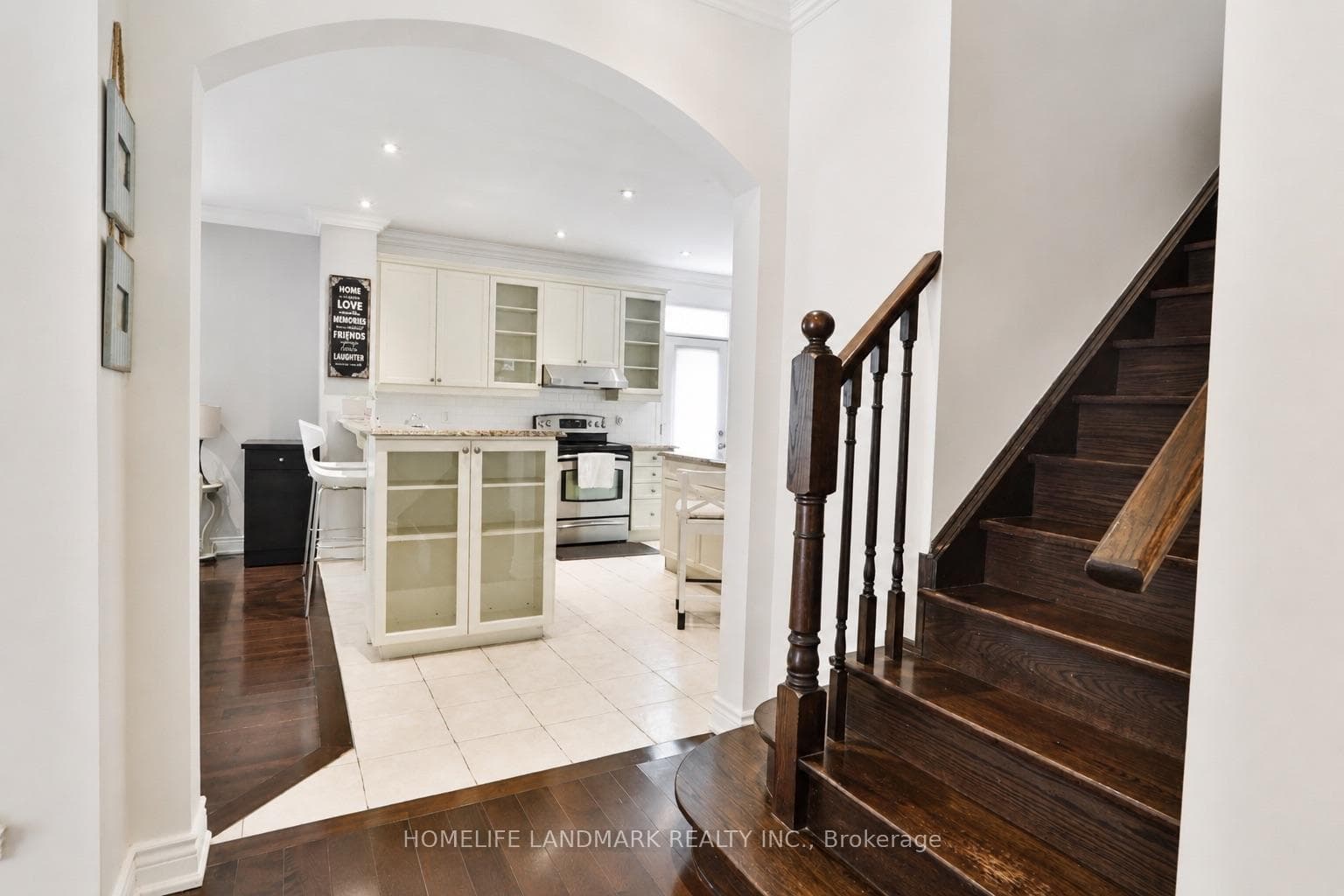 191 Robirwin Street photo 7