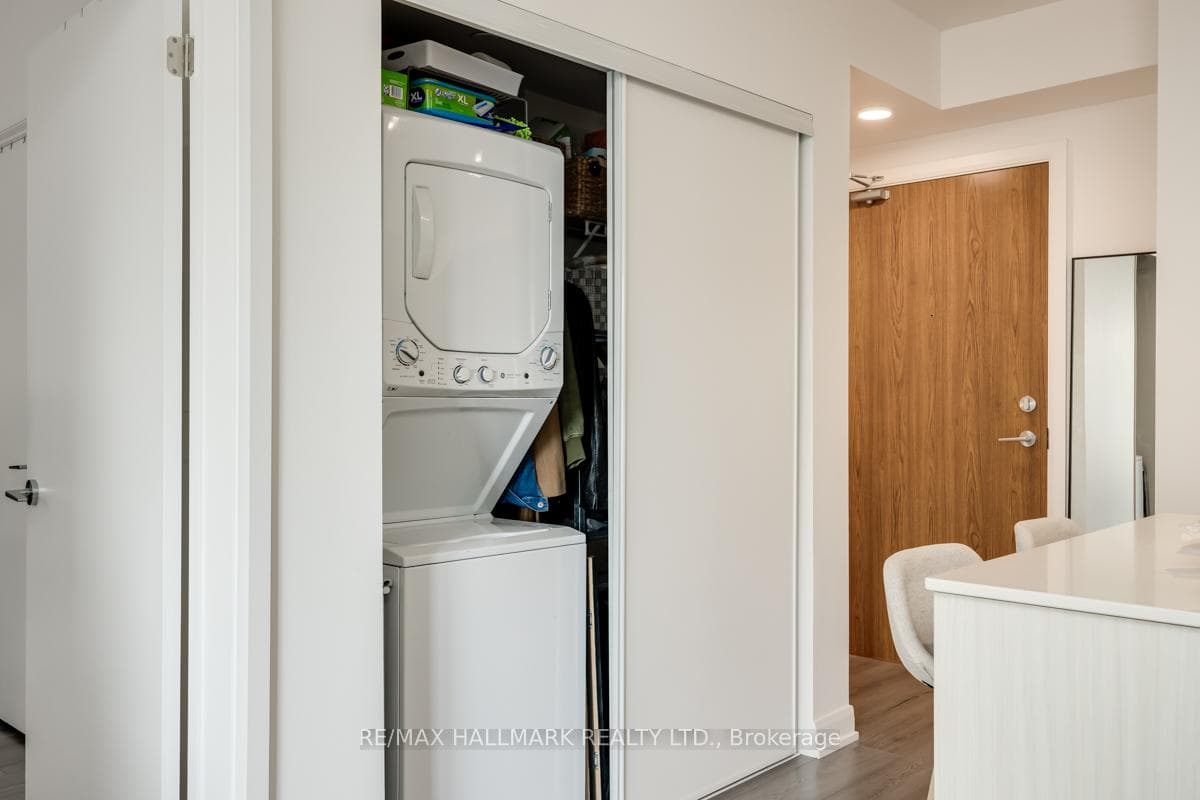385 Osler Street Unit 306 photo 13