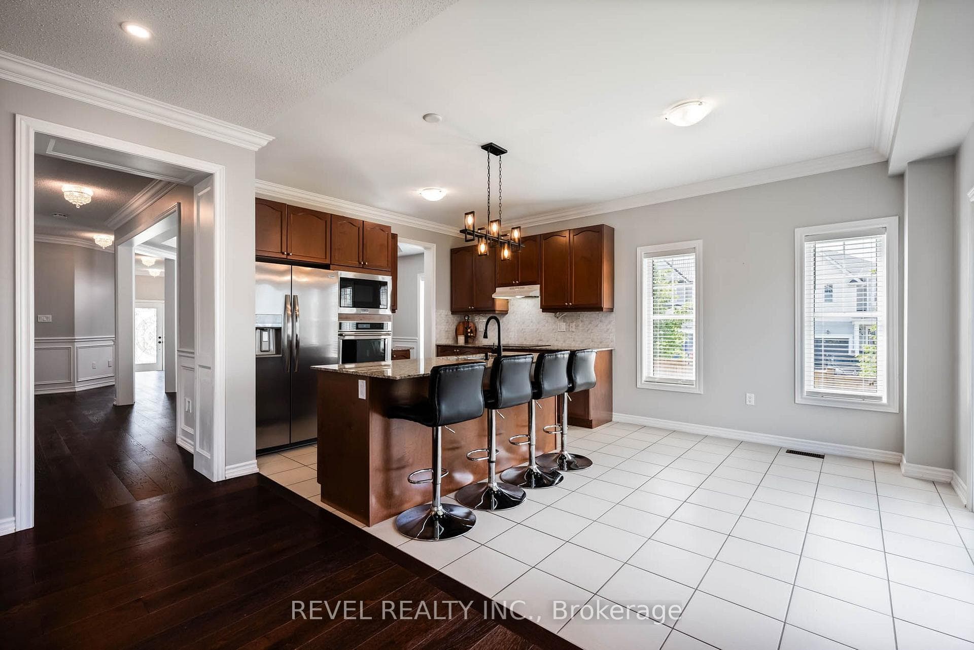 401 Tansley Street photo 18