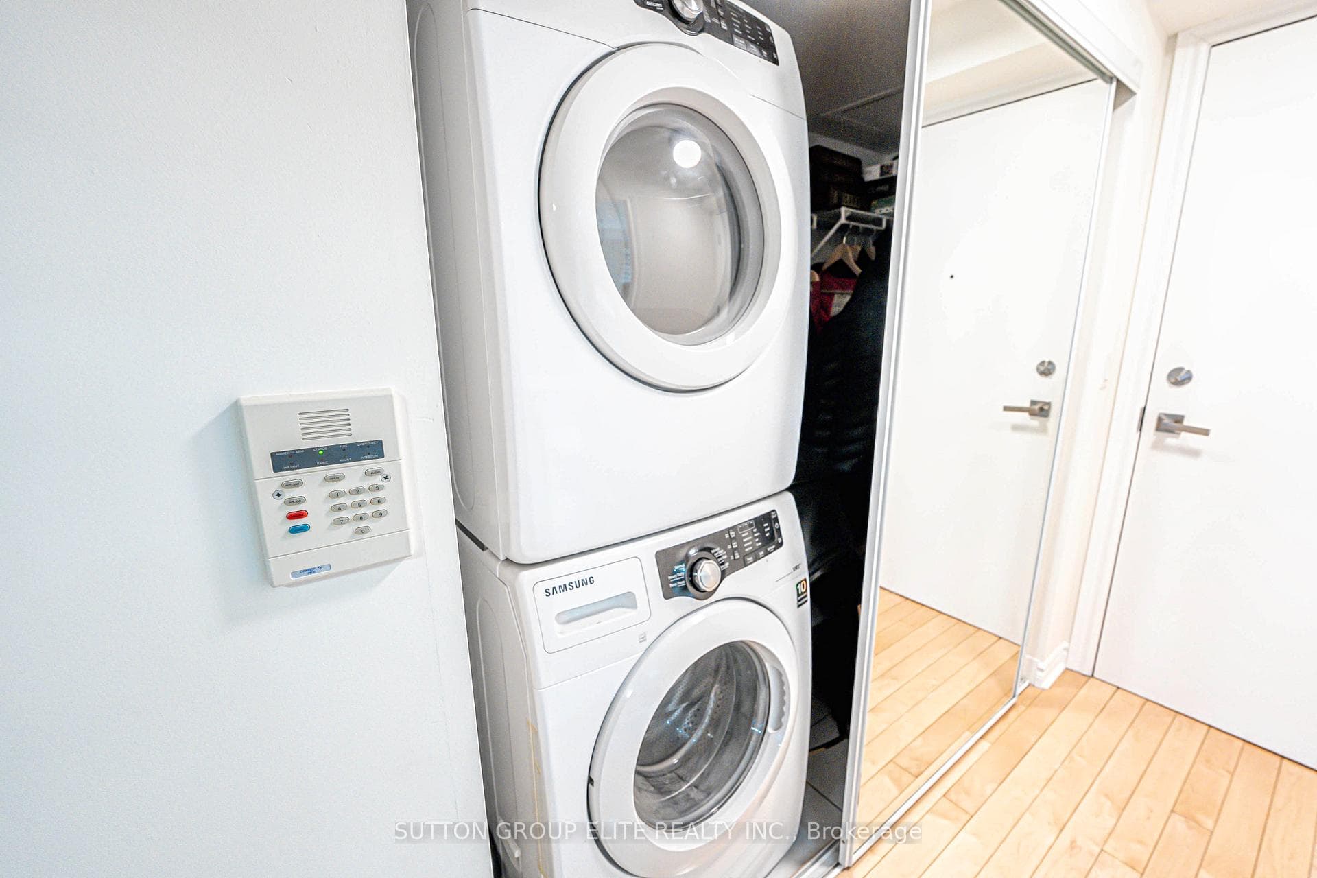 250 Wellington Street Unit 636 photo 25