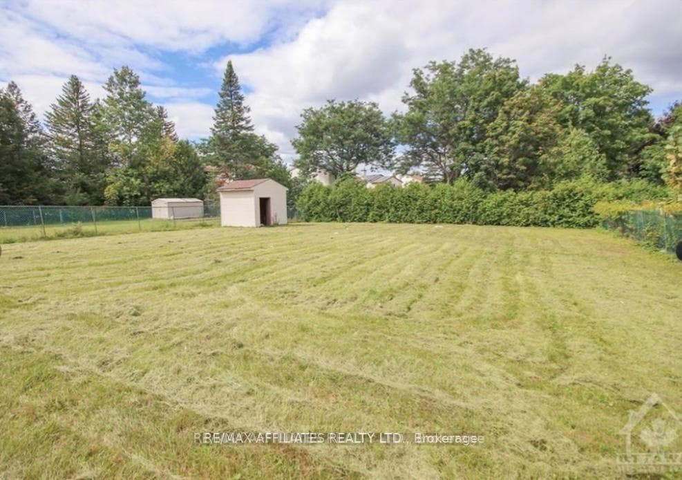 4343 INNES Road photo 28