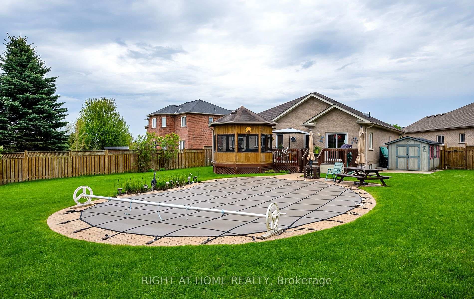 35 Sadler Crescent photo 5