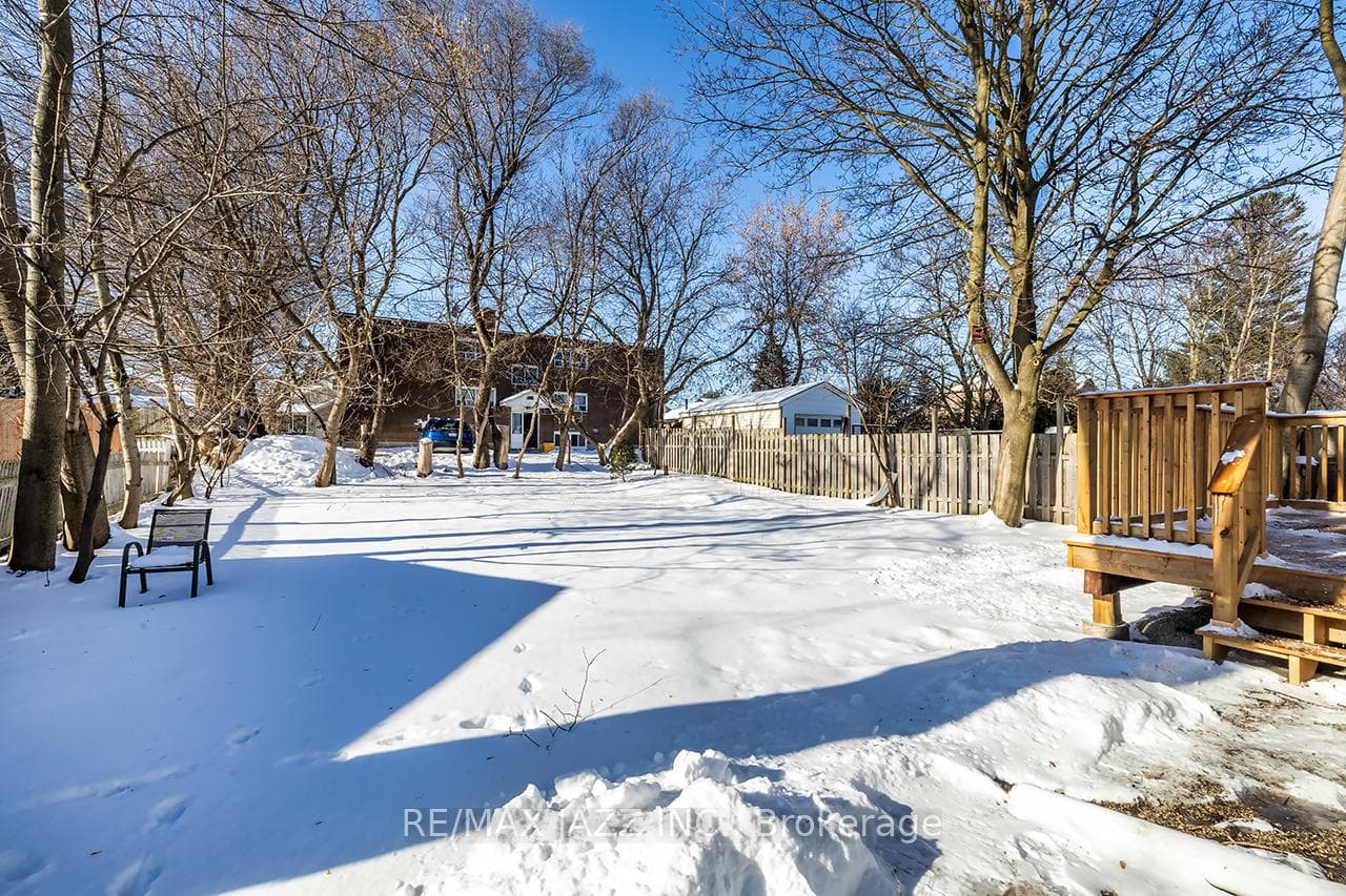 120 Elgin Street photo 36