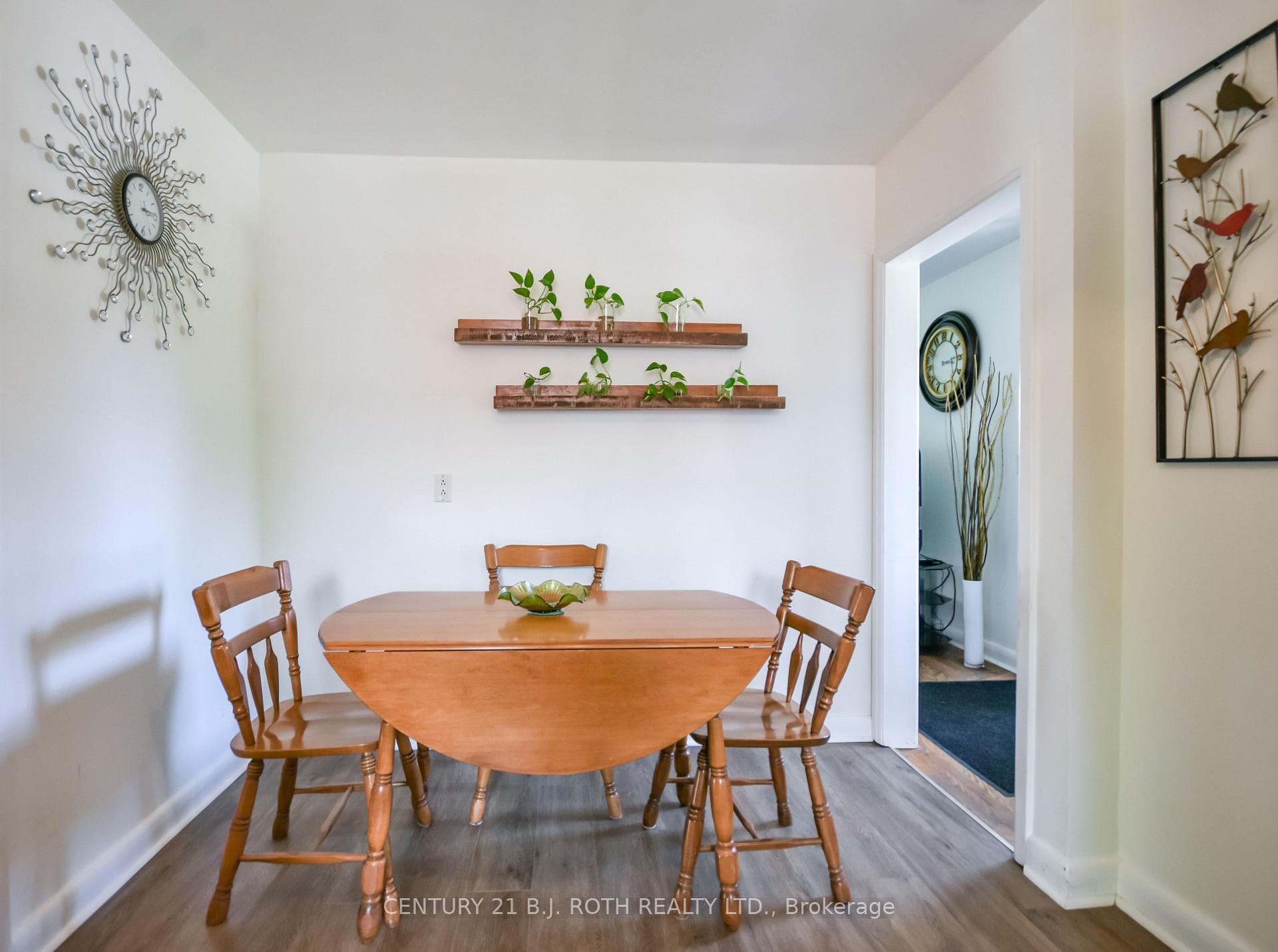 223 Wellington Street photo 7
