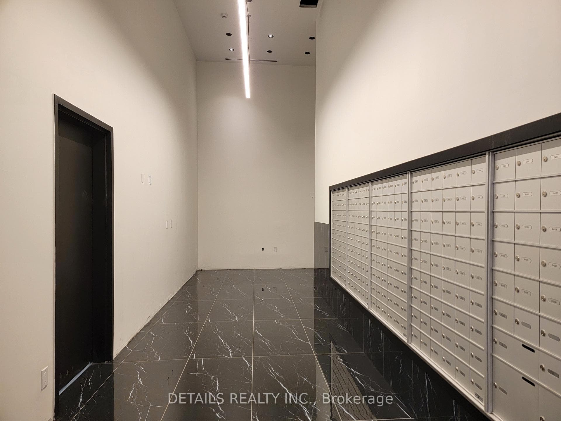 180 George Street Unit 1808 photo 6
