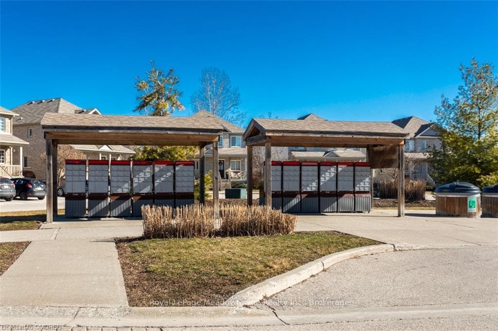 35 MOUNTFORD Drive Unit 43 photo 29