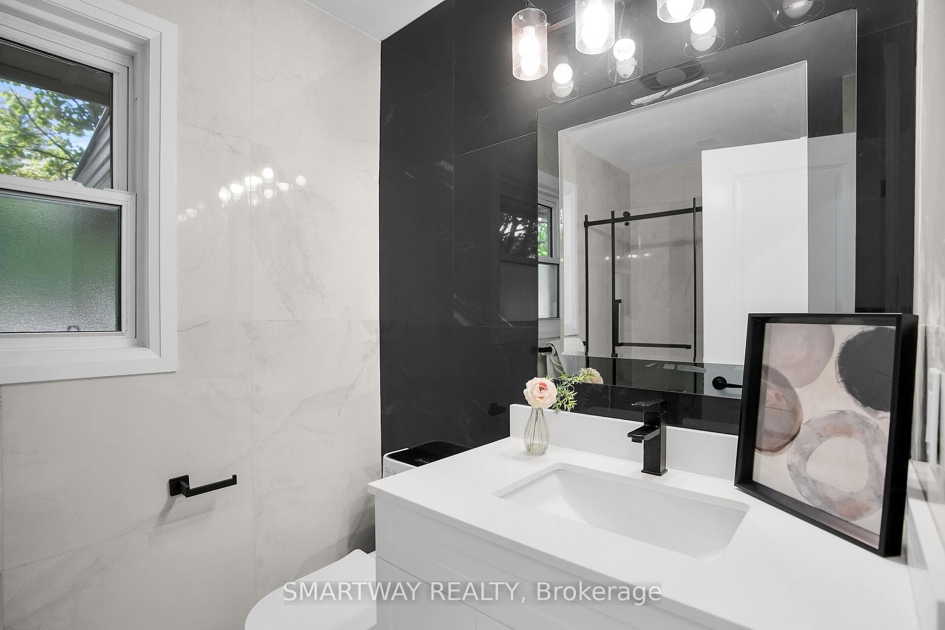 633 Donegal Drive photo 20
