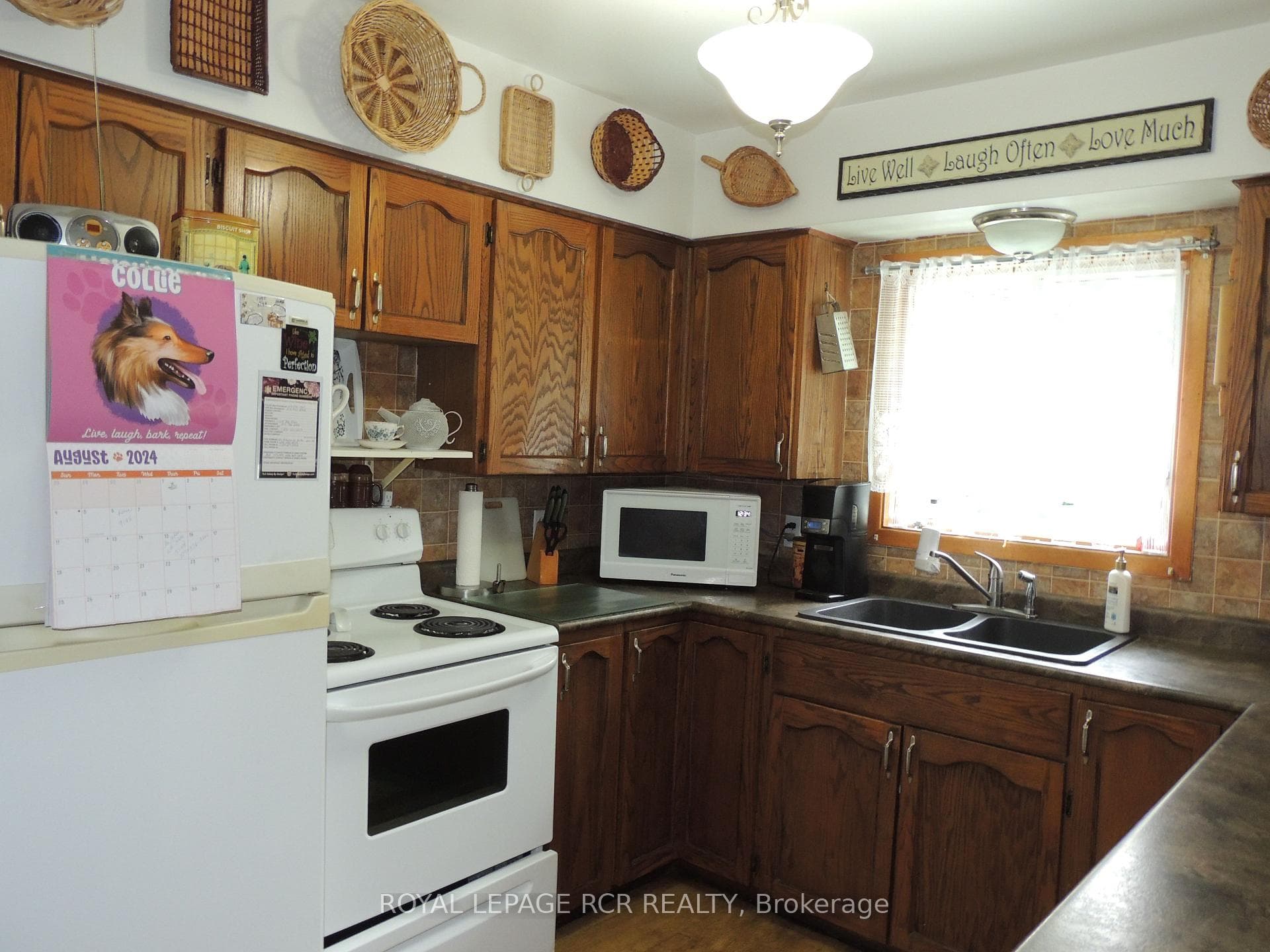 211 Toronto Street photo 8