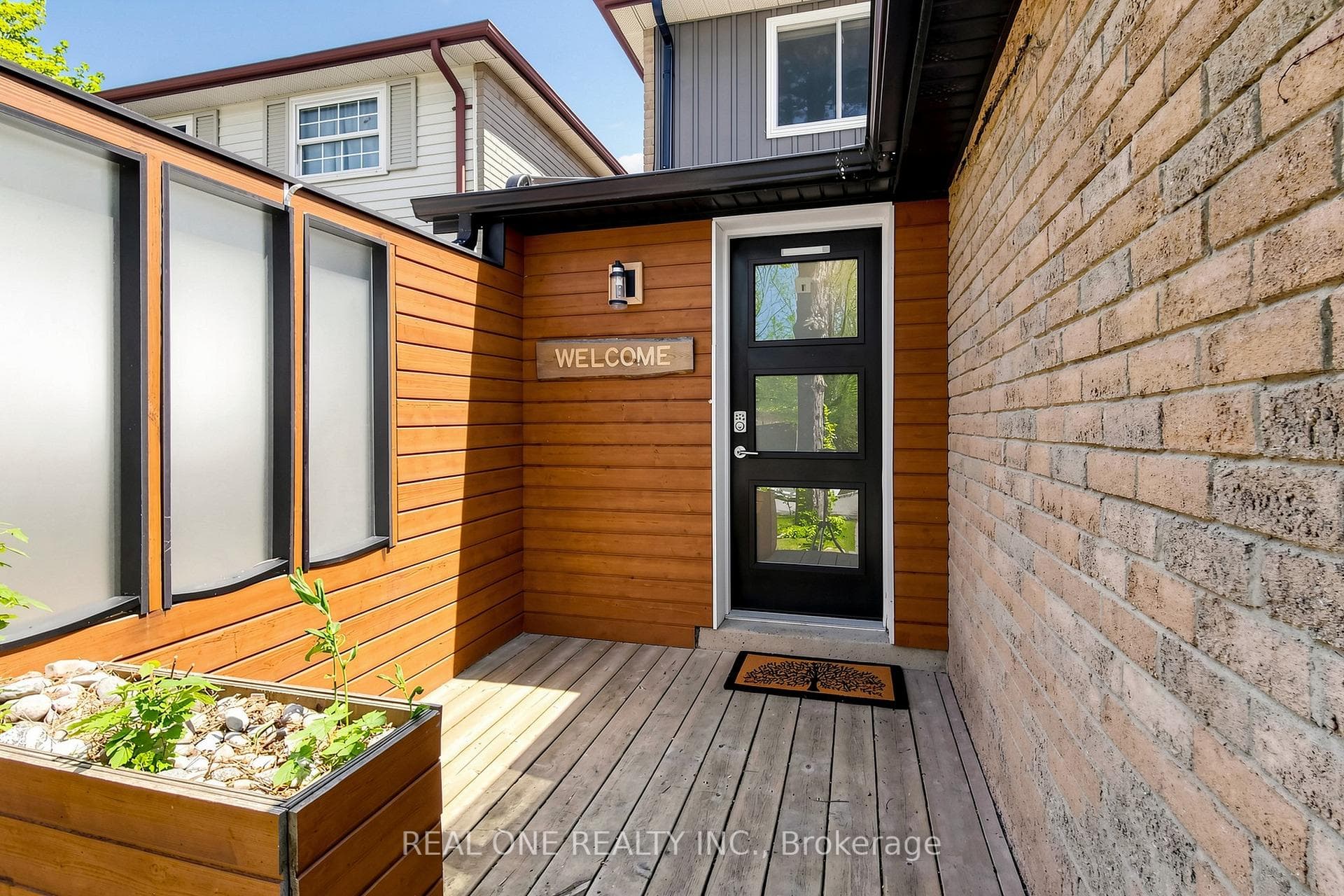 61 Marlow Crescent photo 5