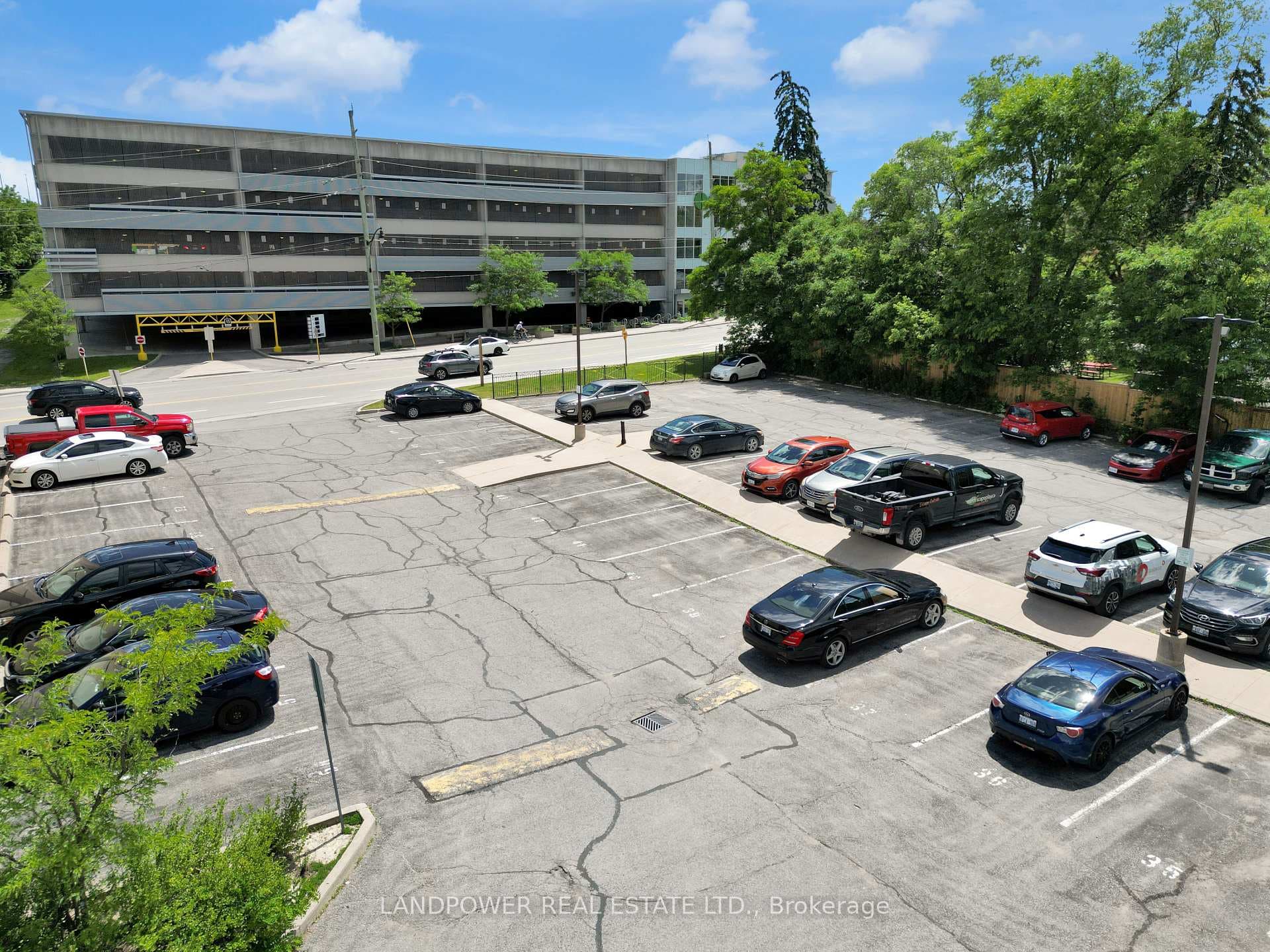 160 Wellington Street Unit 301 photo 3