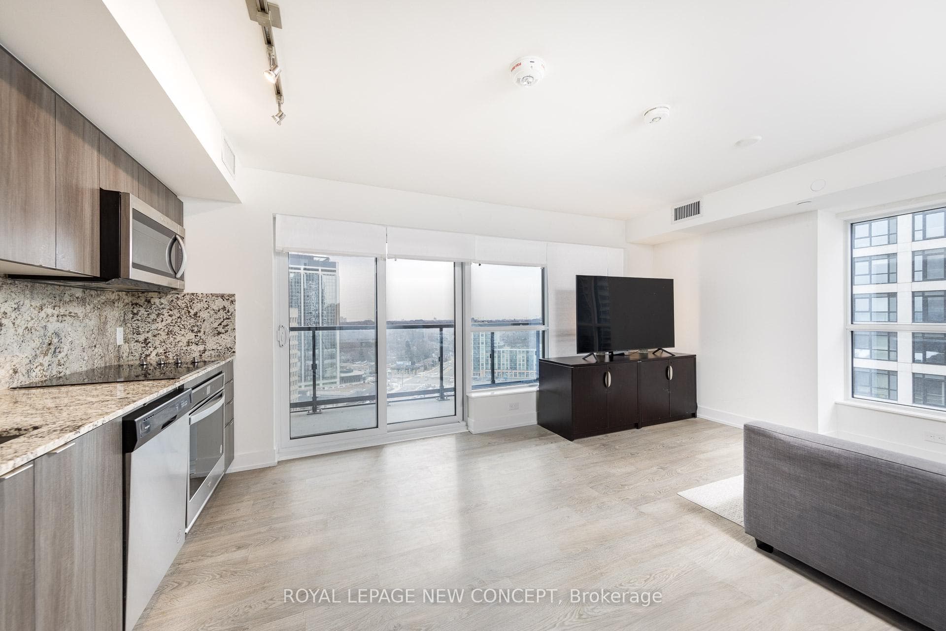 5 Mabelle Avenue Unit 1529 photo 8