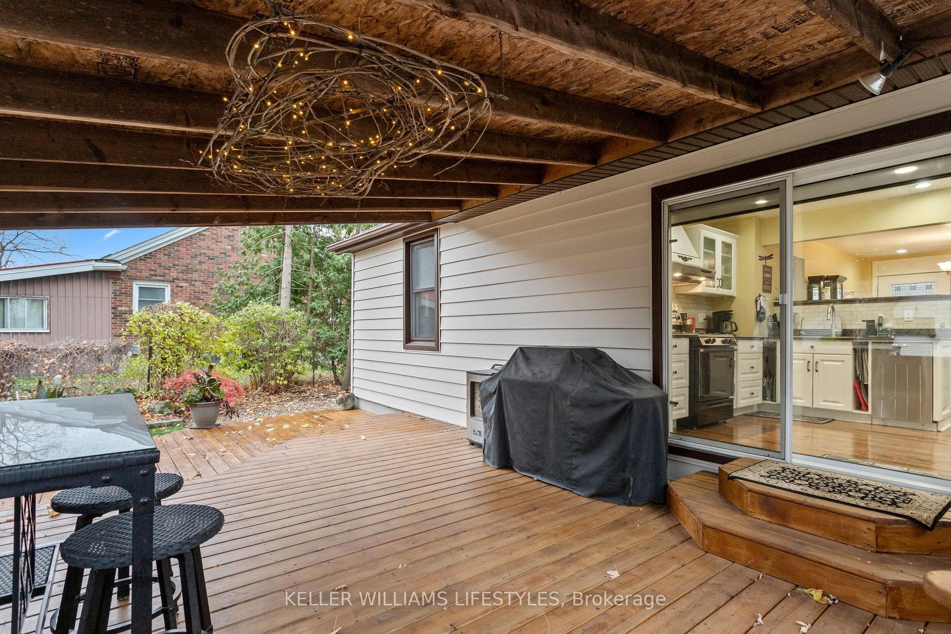 2628 Dundas Street photo 20