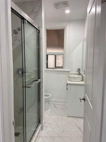 610 Bloor Street Unit 2A photo 6