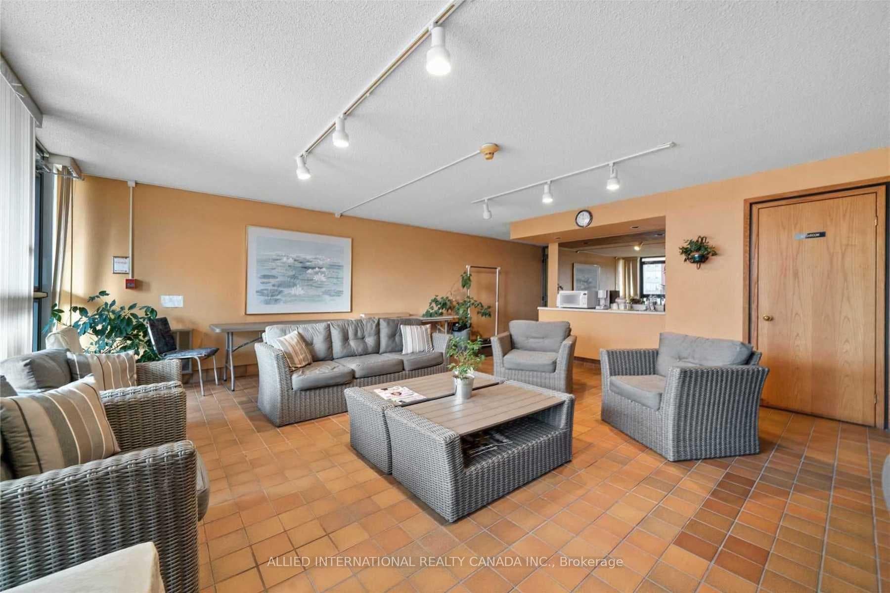 80 Athol Street Unit 404 photo 33