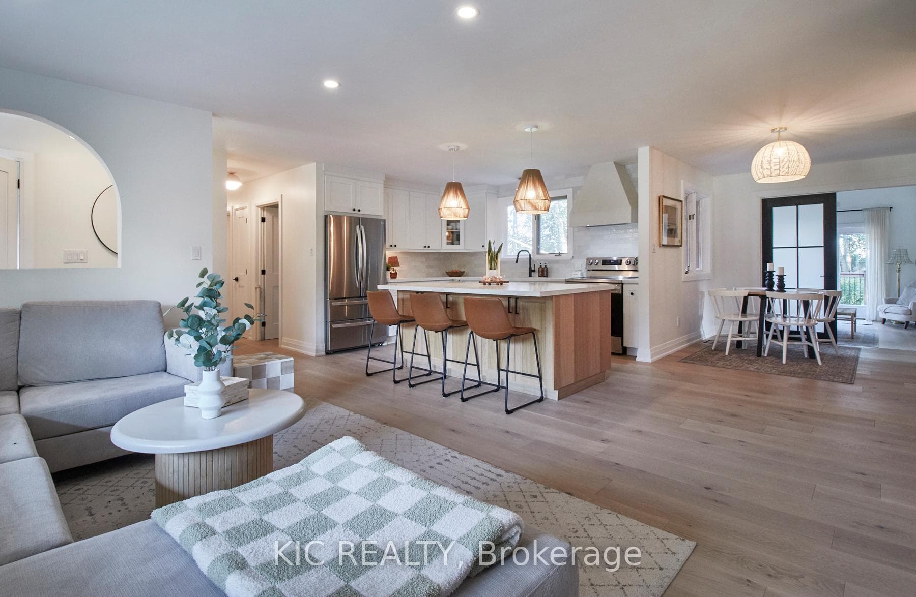 627 Bickle Drive photo 5