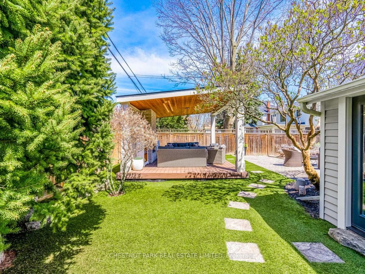 2079 Gary Crescent photo 39