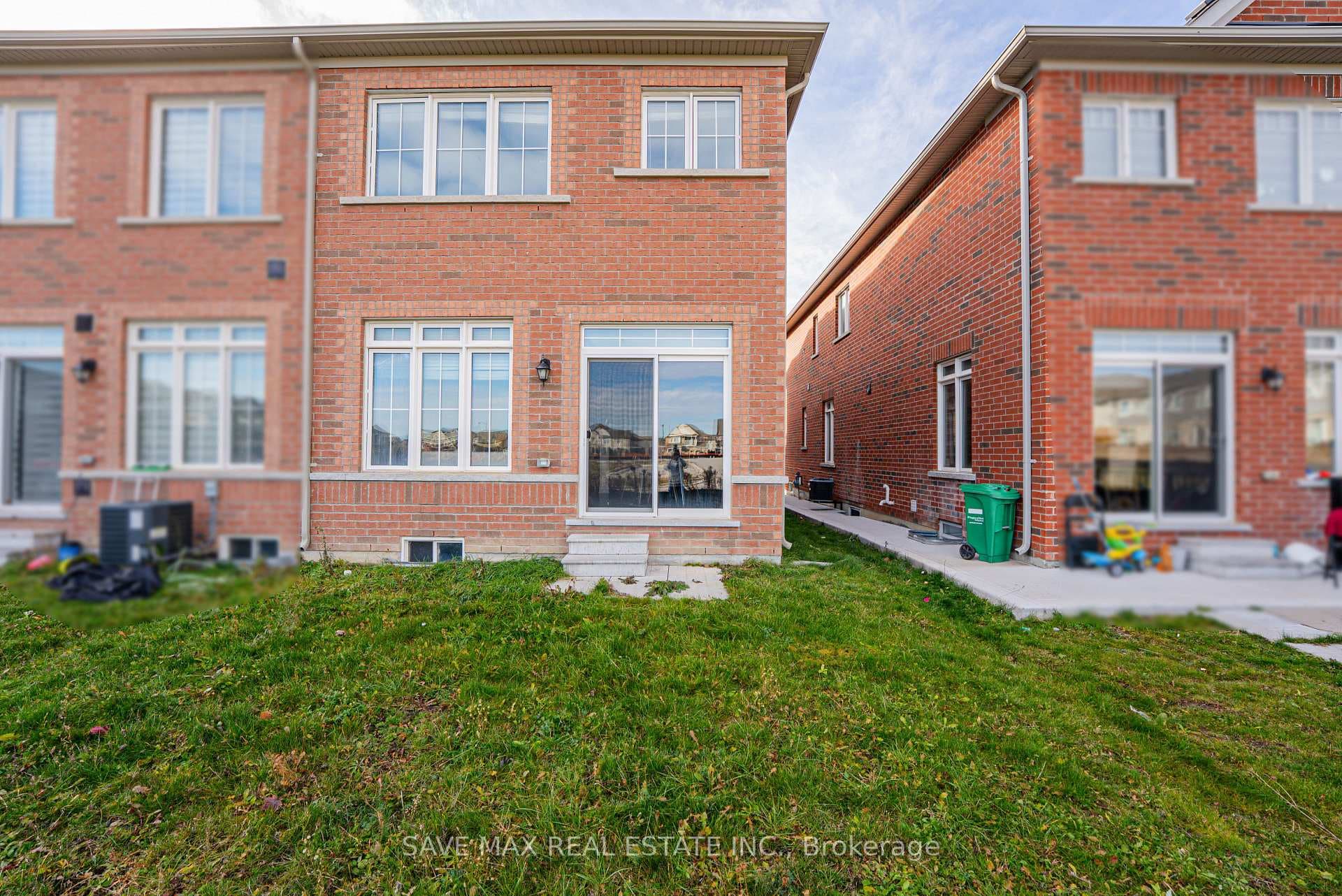 9 Phyllis Drive photo 44