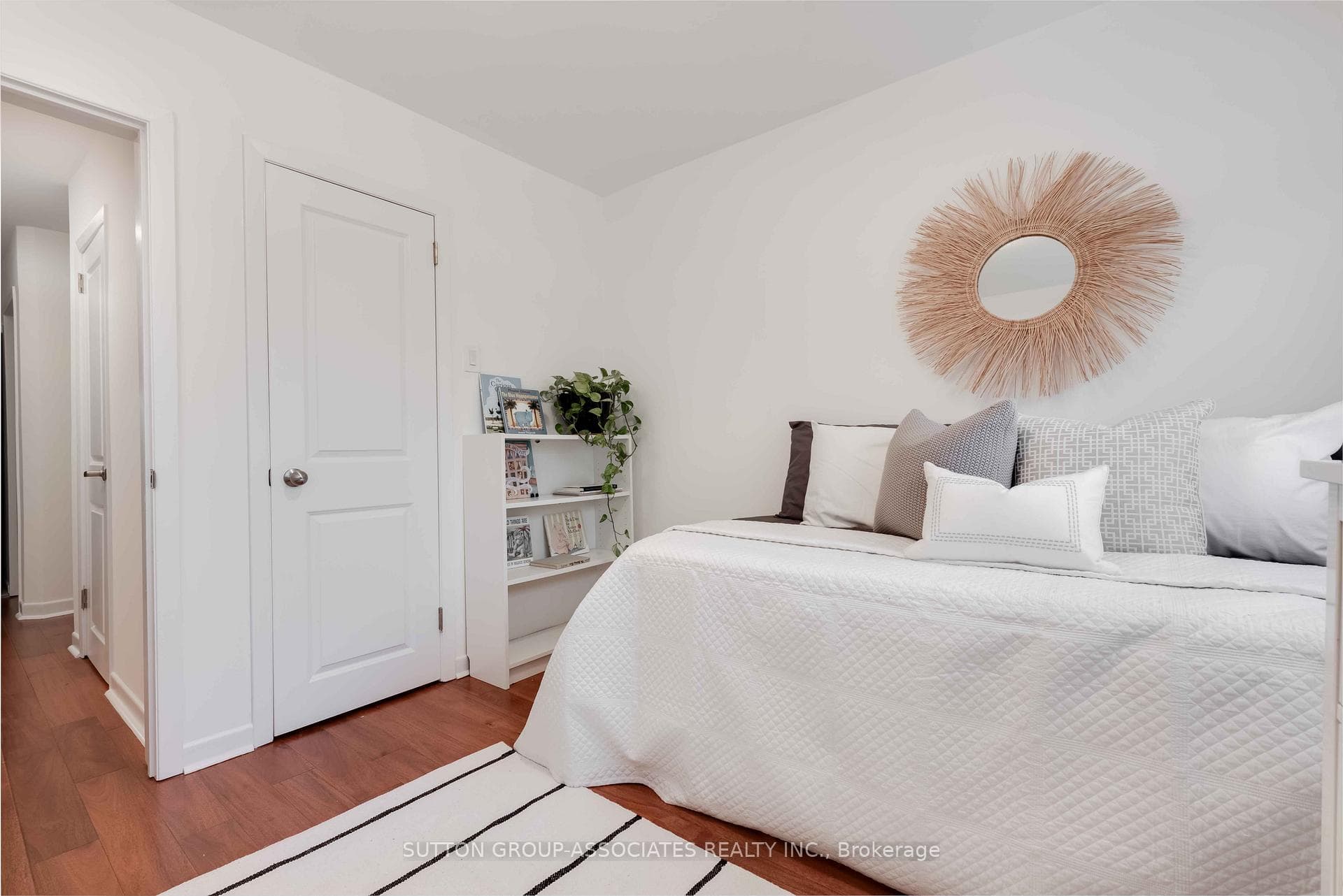 324 Glenholme Avenue photo 24