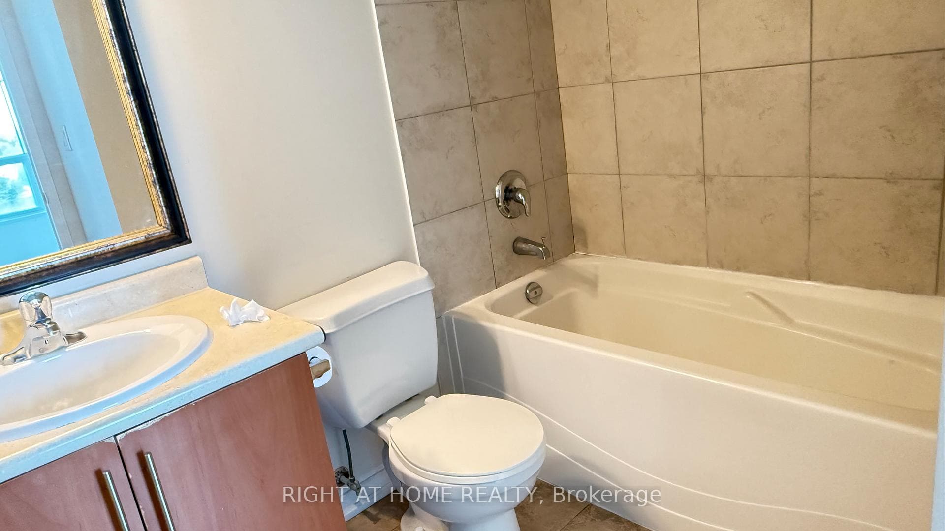 8 Rosebank Drive Unit 15L photo 6