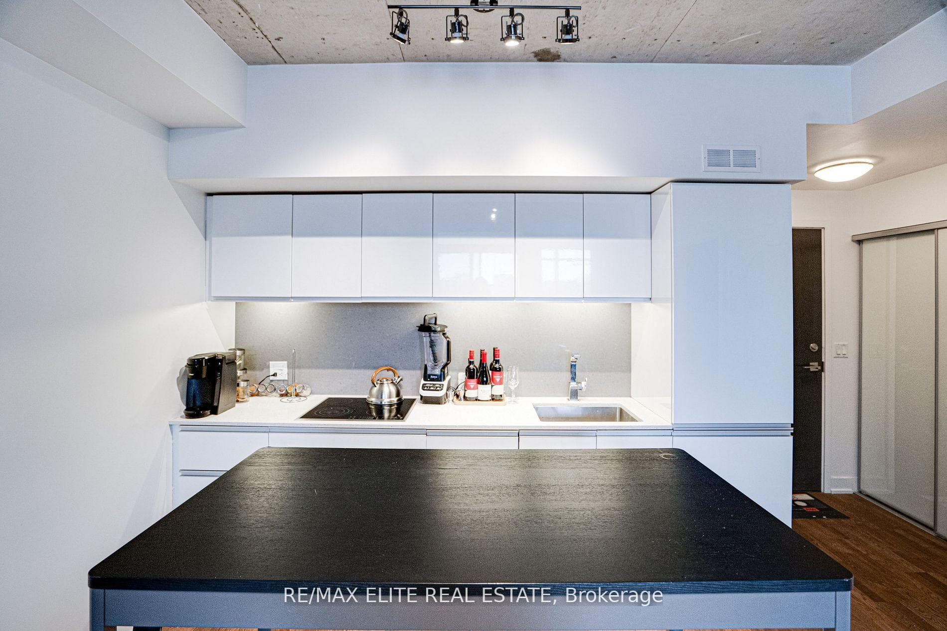 20 Minowan Miikan Lane Unit 520 photo 8