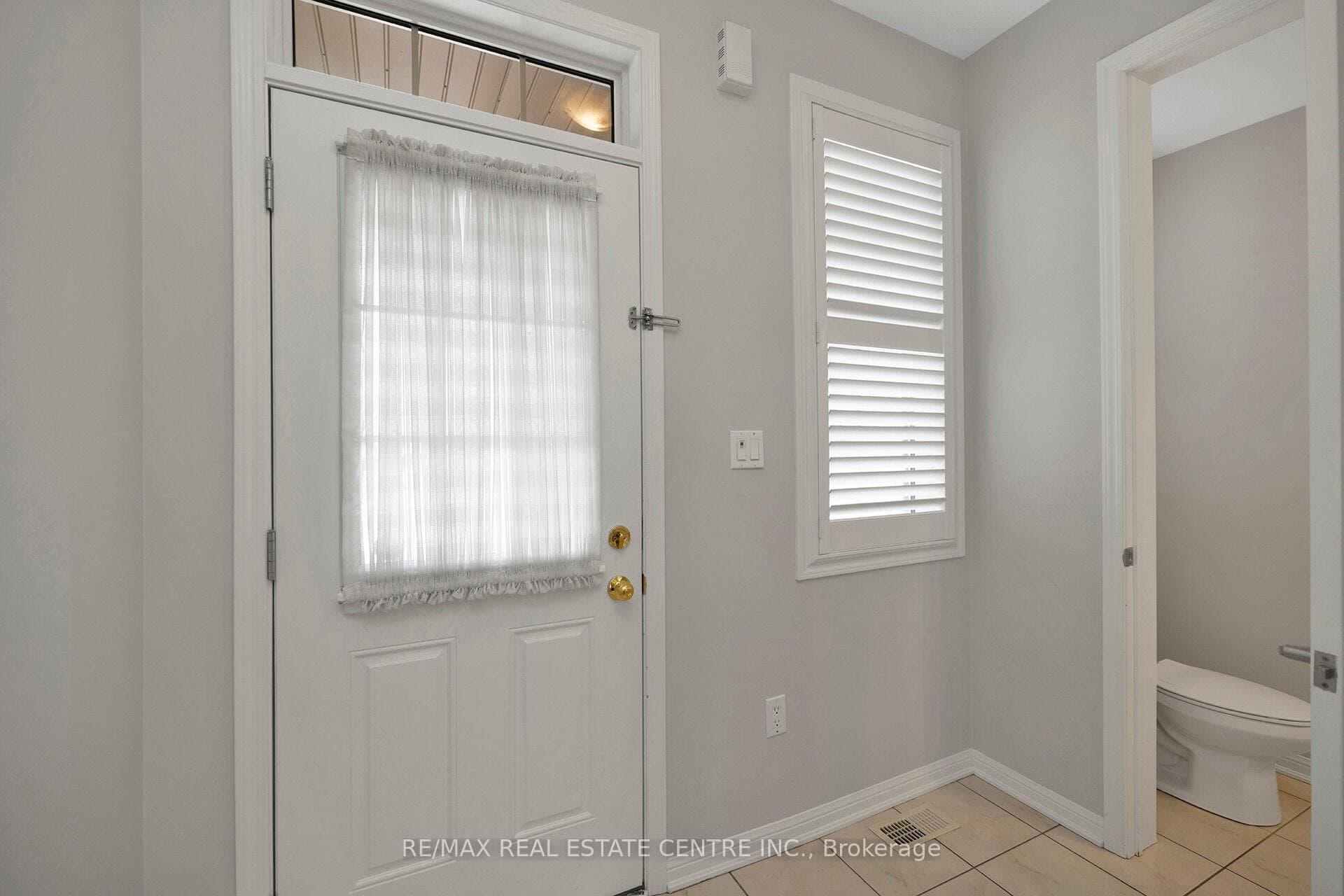 232 Drinkwater Road photo 5