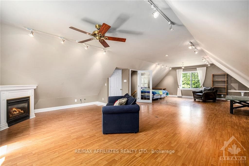 17 THOMAS FULLER Drive photo 23