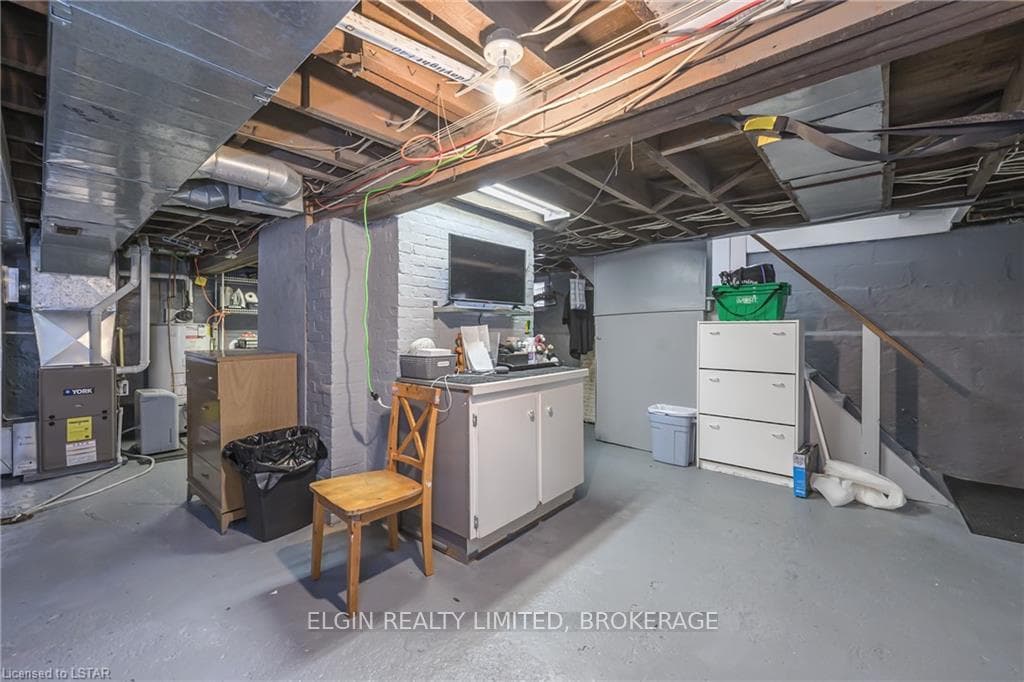54 MYRTLE Street photo 35