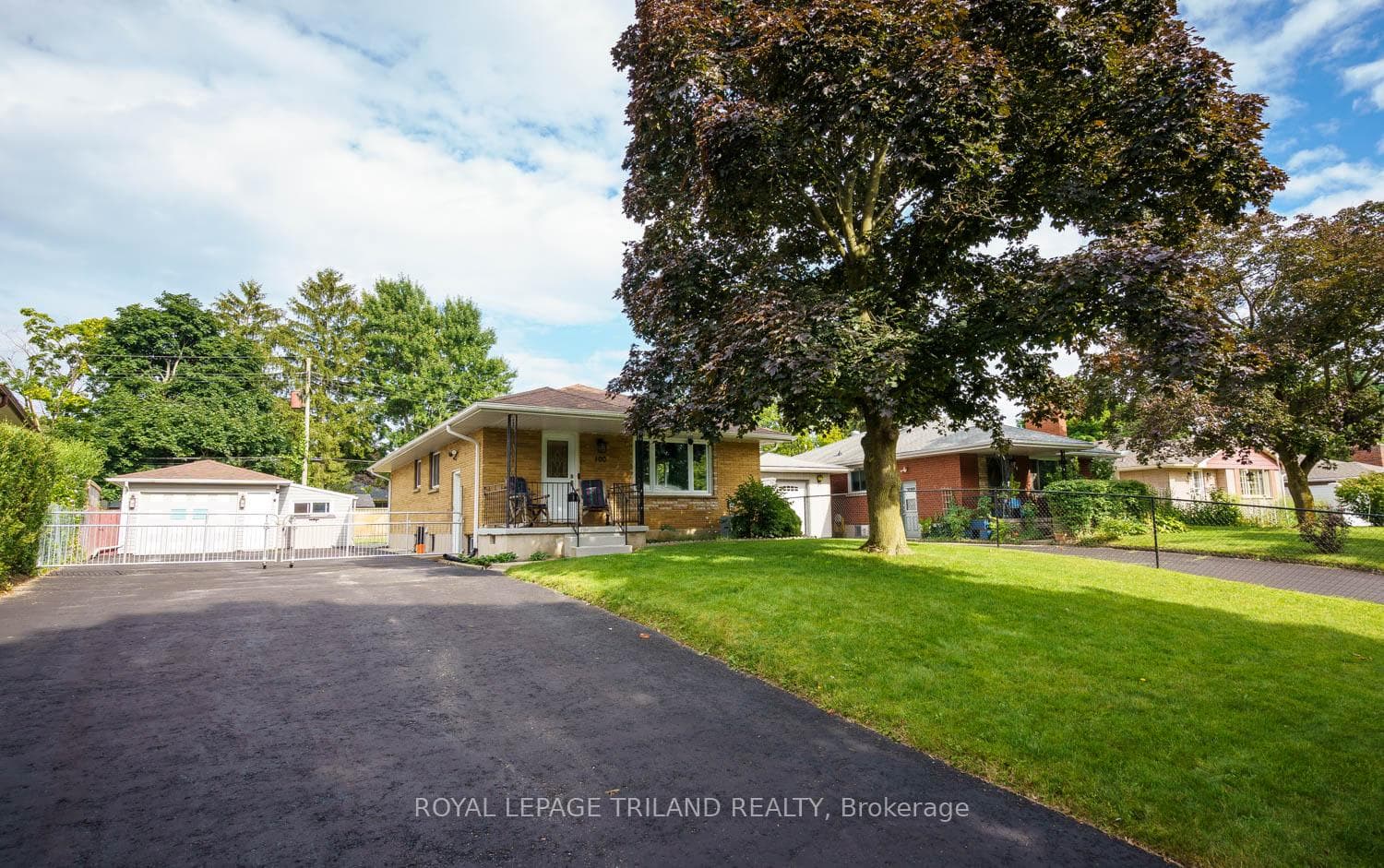 100 Susan Avenue photo 2