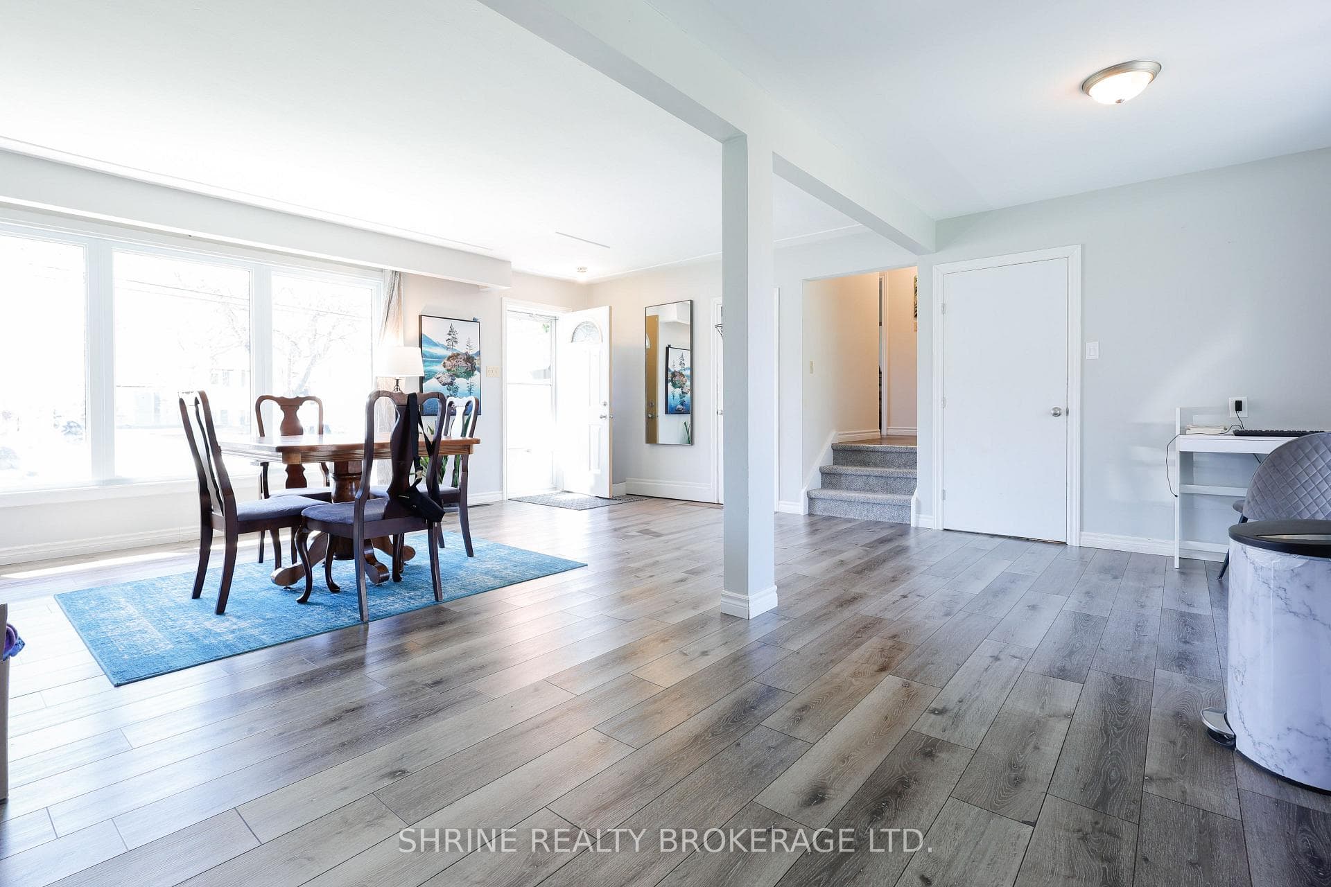 670 Victoria Street photo 10