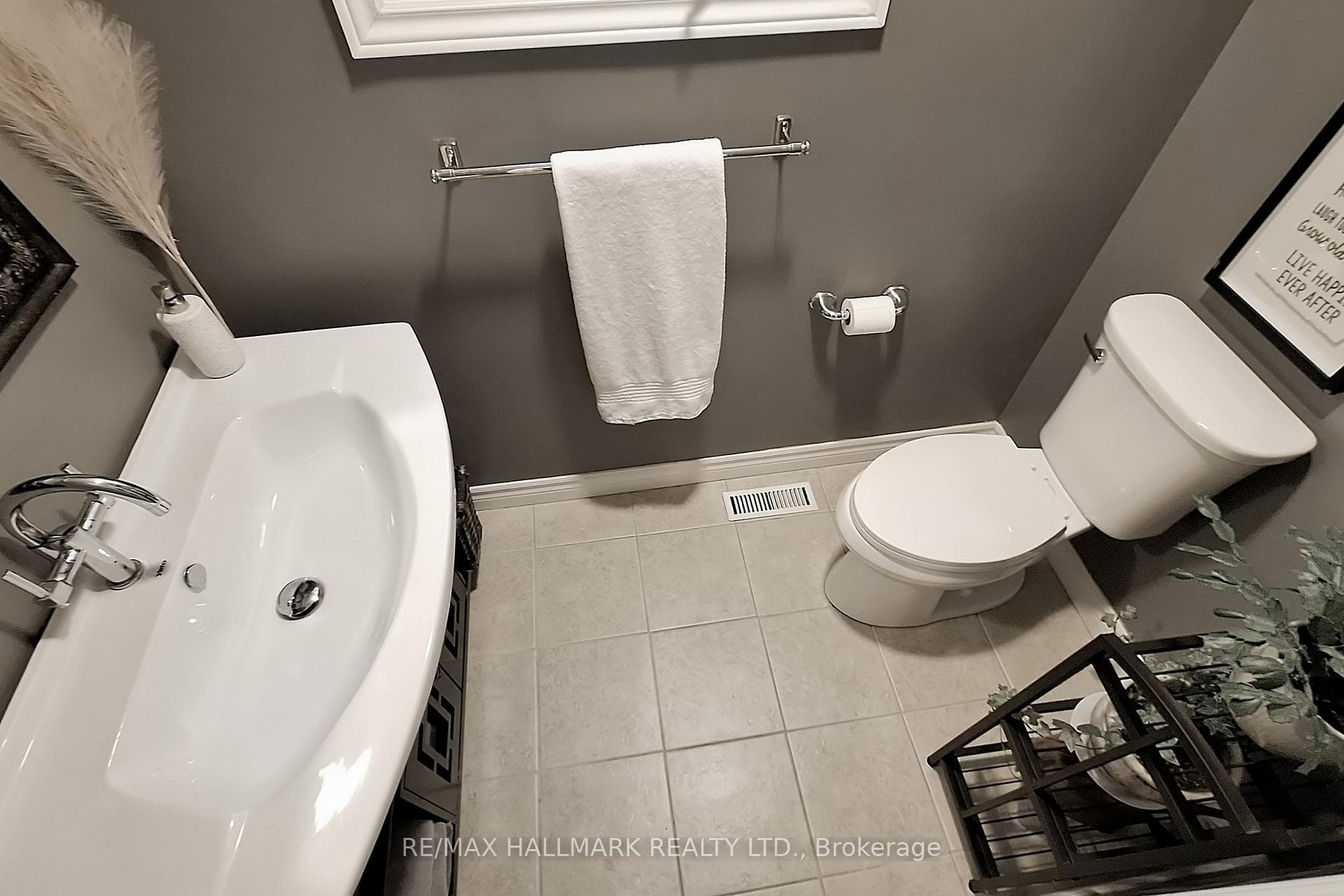 45 Larkin Avenue photo 18