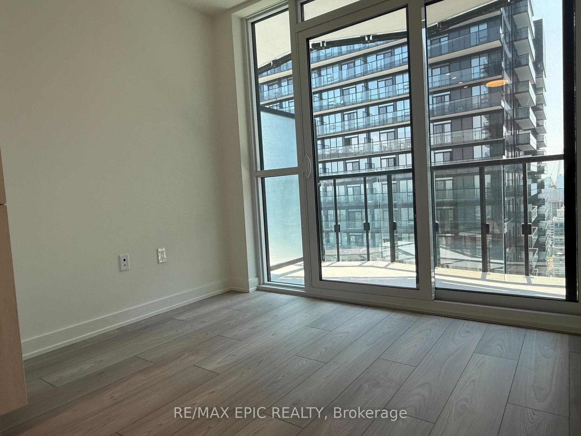 110 Broadway Avenue Unit 2913S photo 6