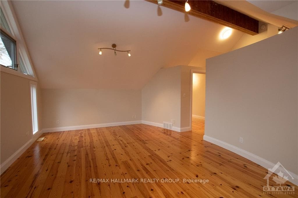 26 WAYLING Avenue photo 22