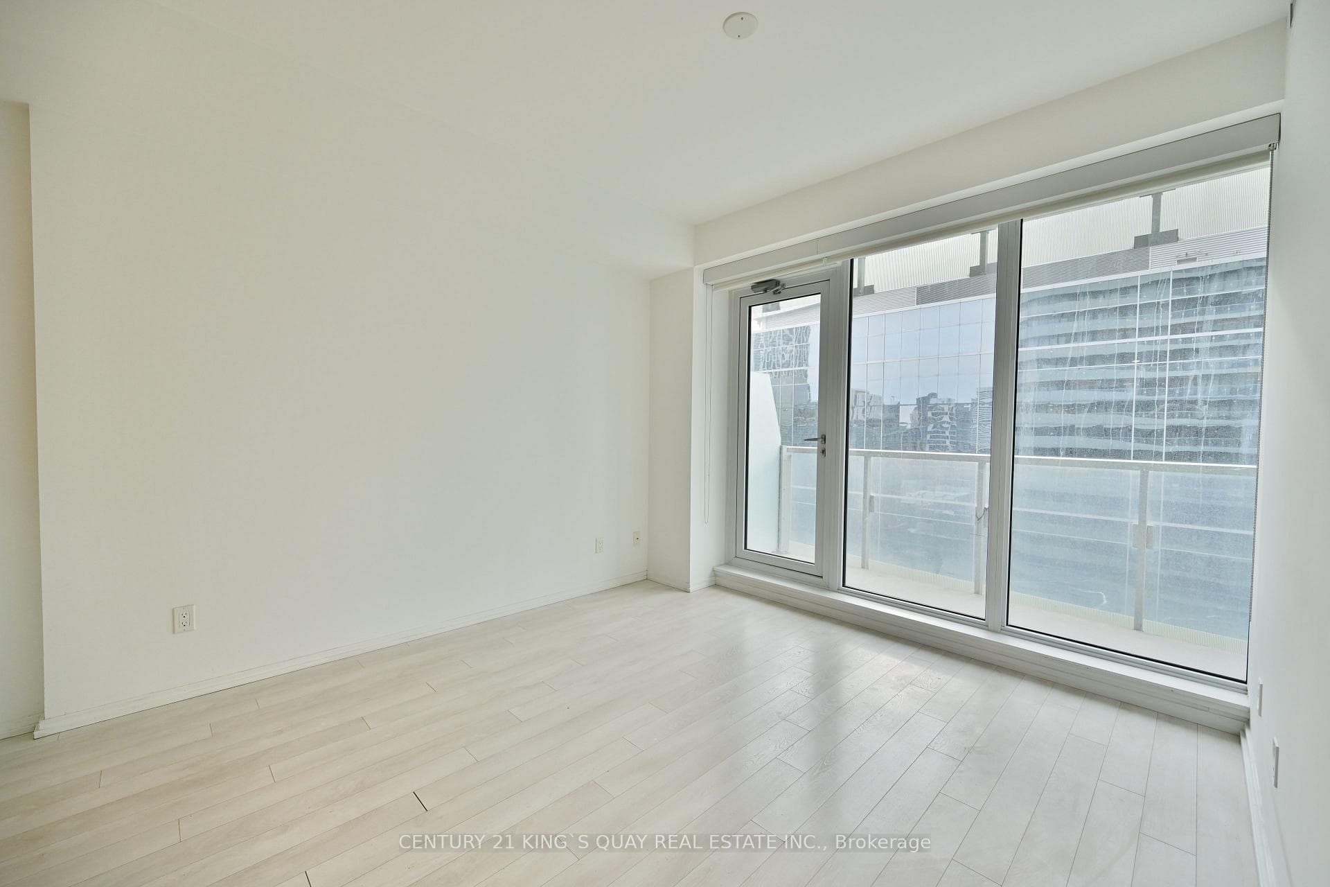 197 Yonge Street Unit 1907 photo 23