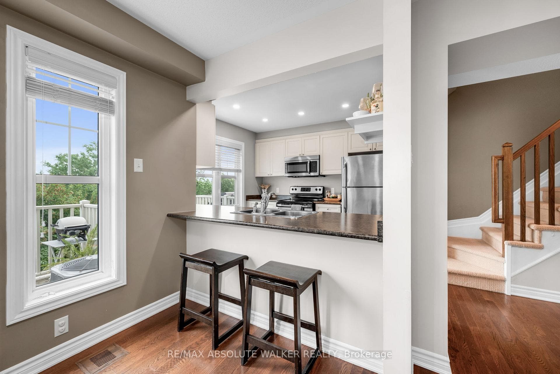 156 Sunshine Crescent photo 10