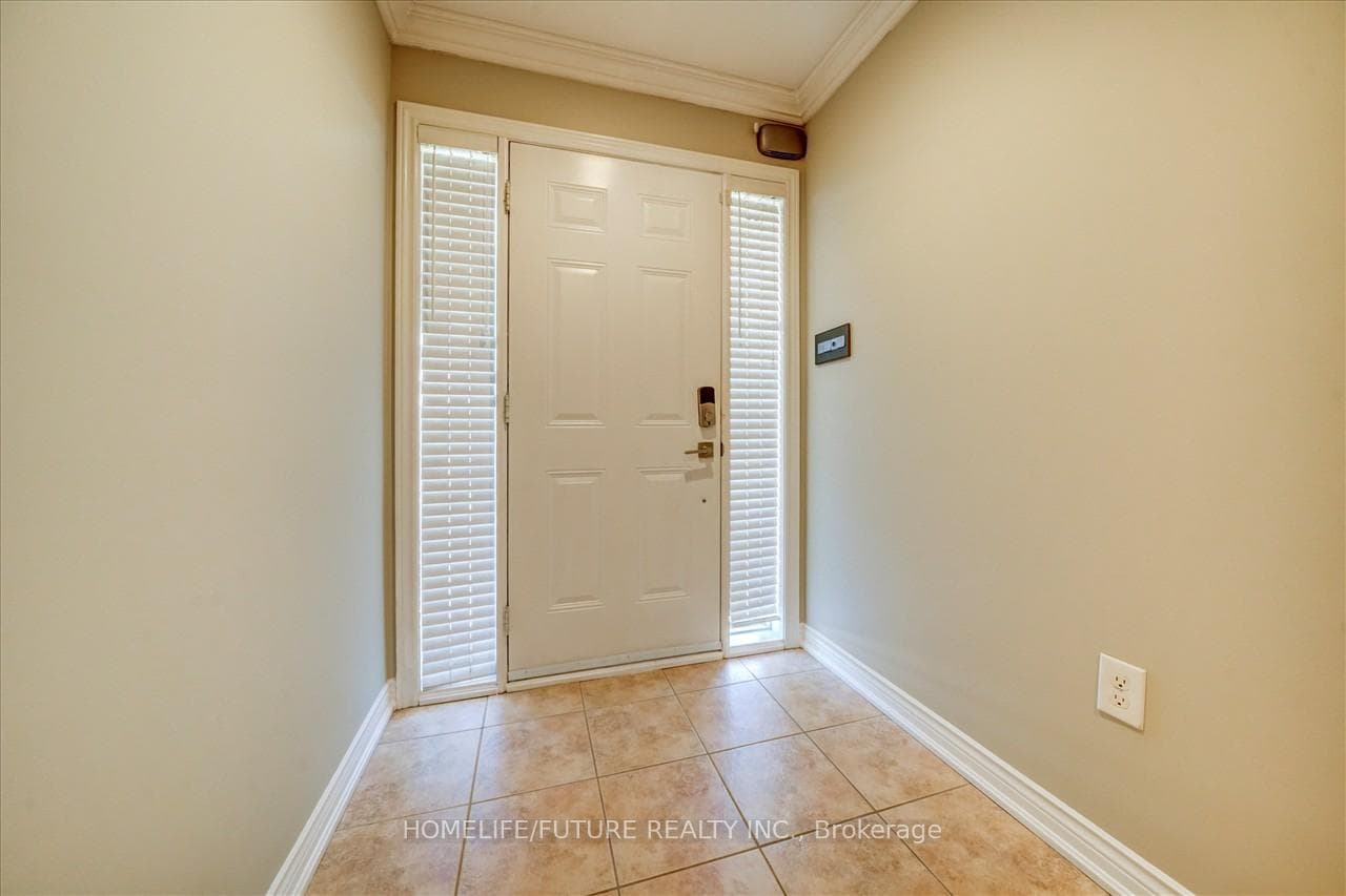 7 Shapland Crescent photo 5