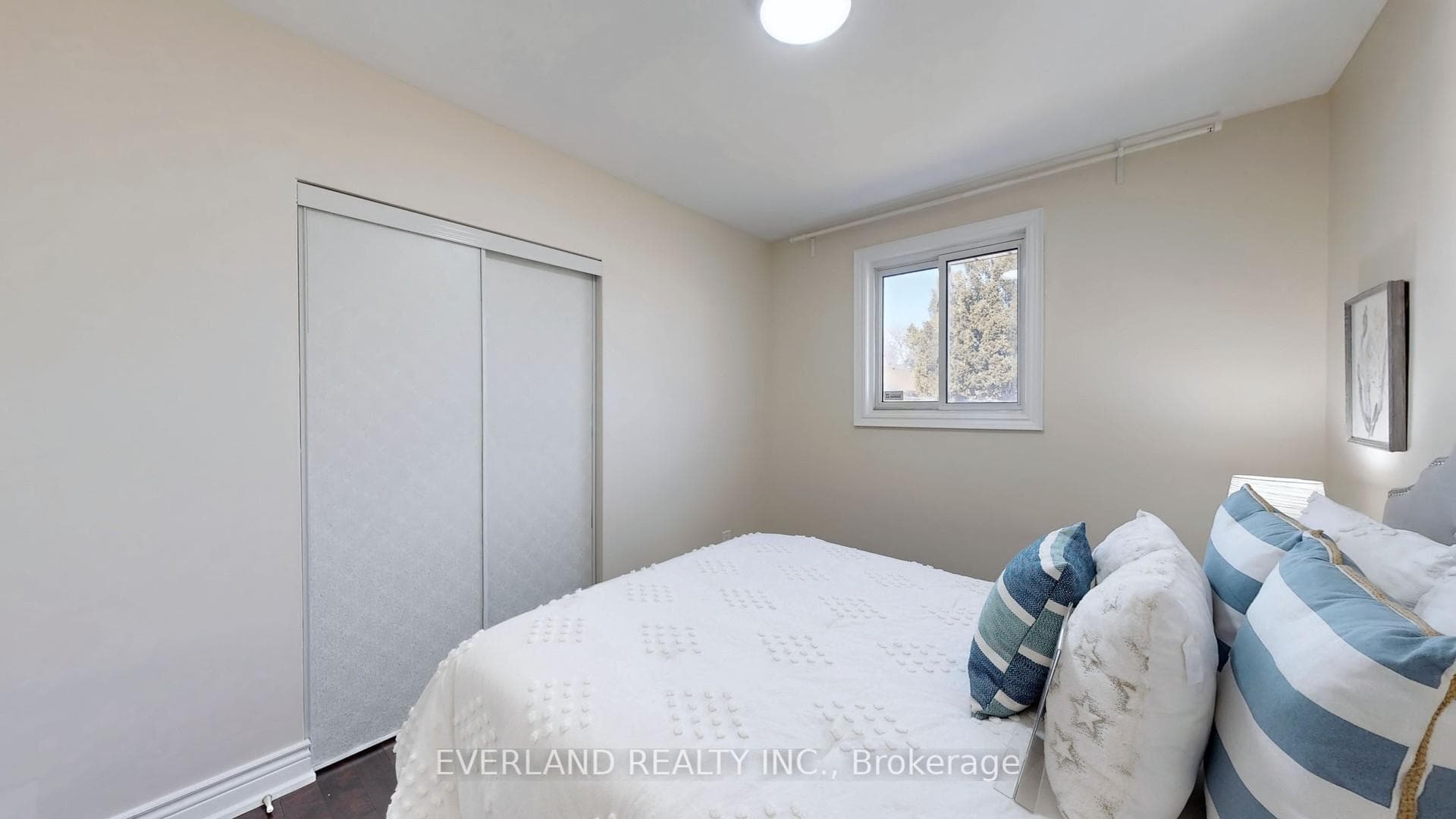 8 Hogan Drive photo 26