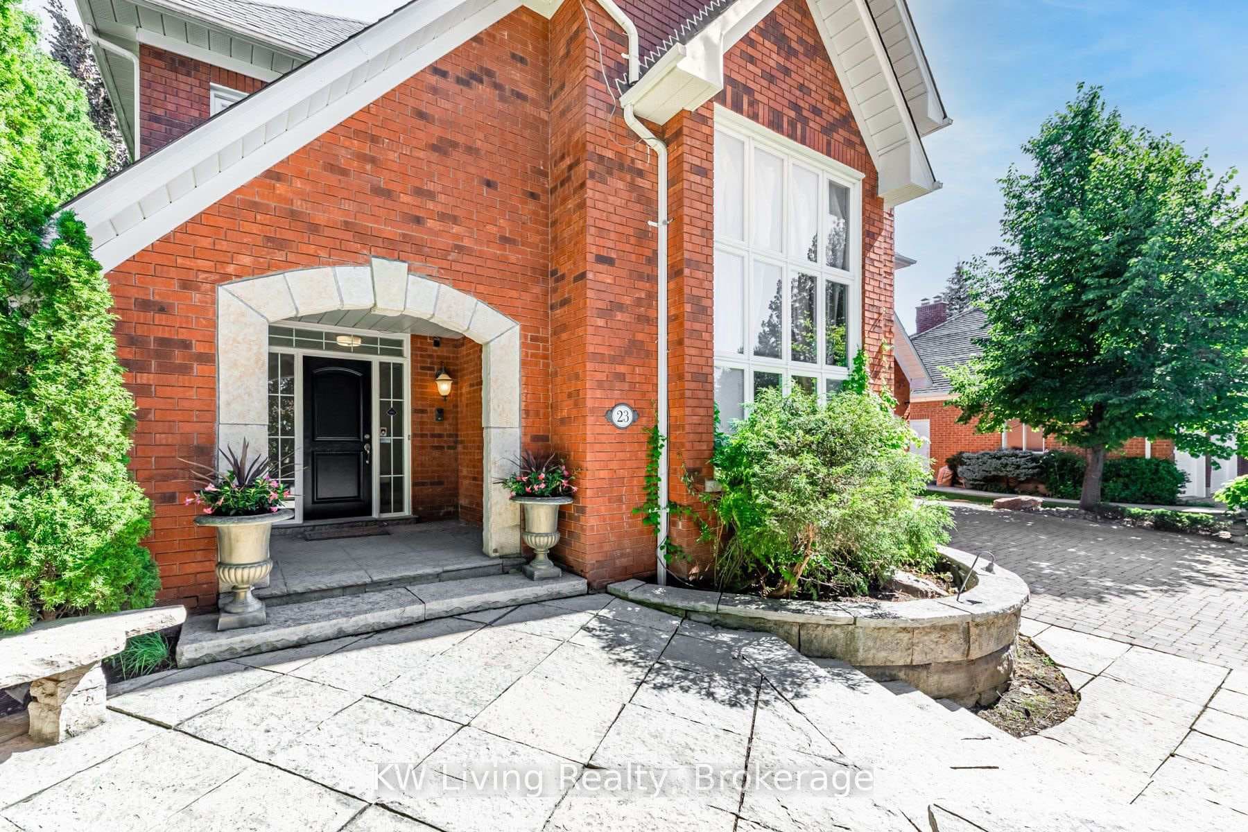 23 Vesta Drive photo 2