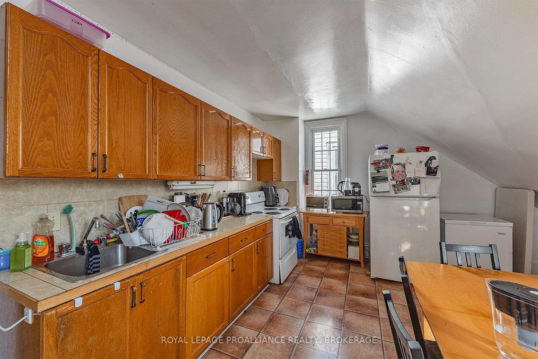 310 University Avenue photo 29