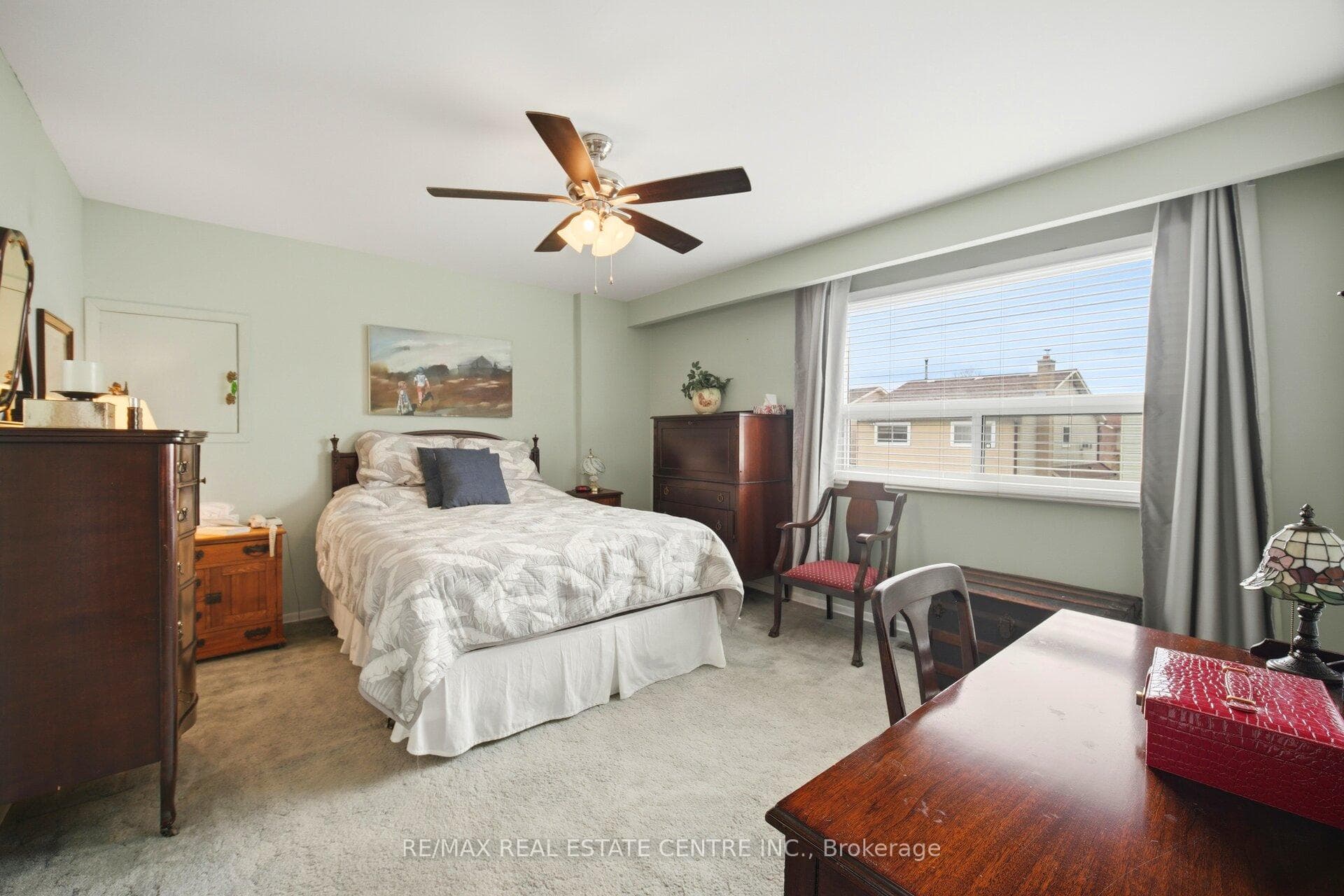 94 Blackthorn Lane photo 16