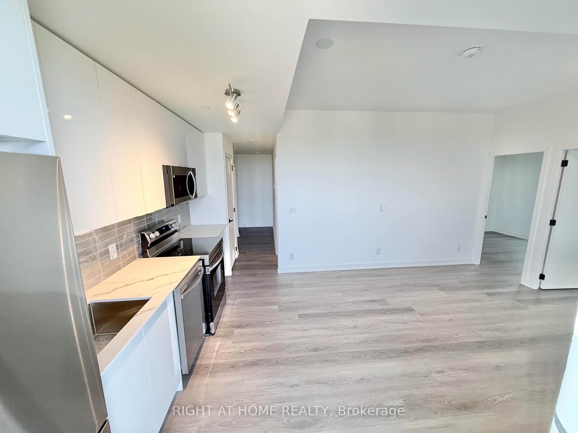 33 Erie Avenue Unit 1308 photo 3