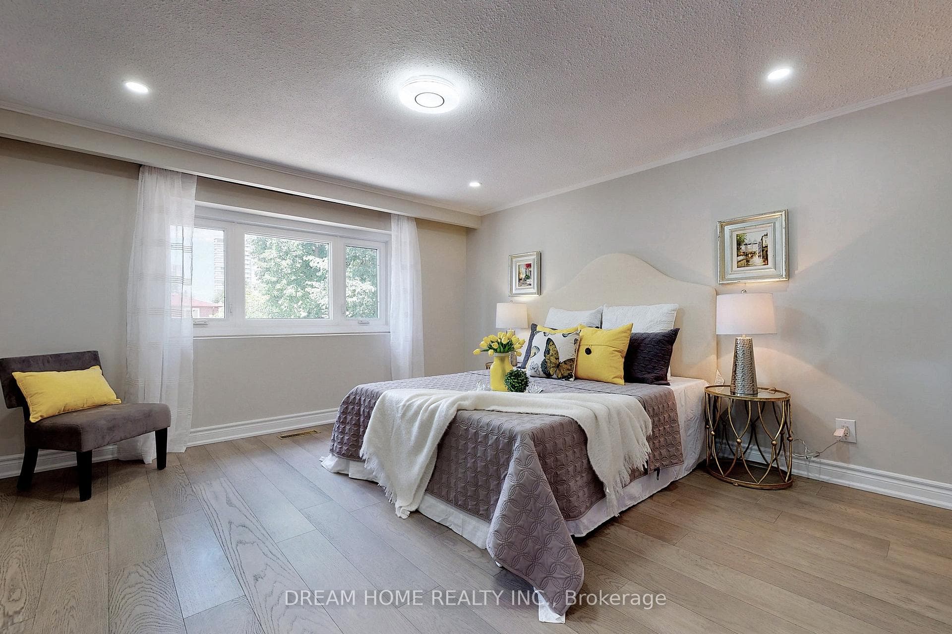 114 Mossbrook Crescent photo 19