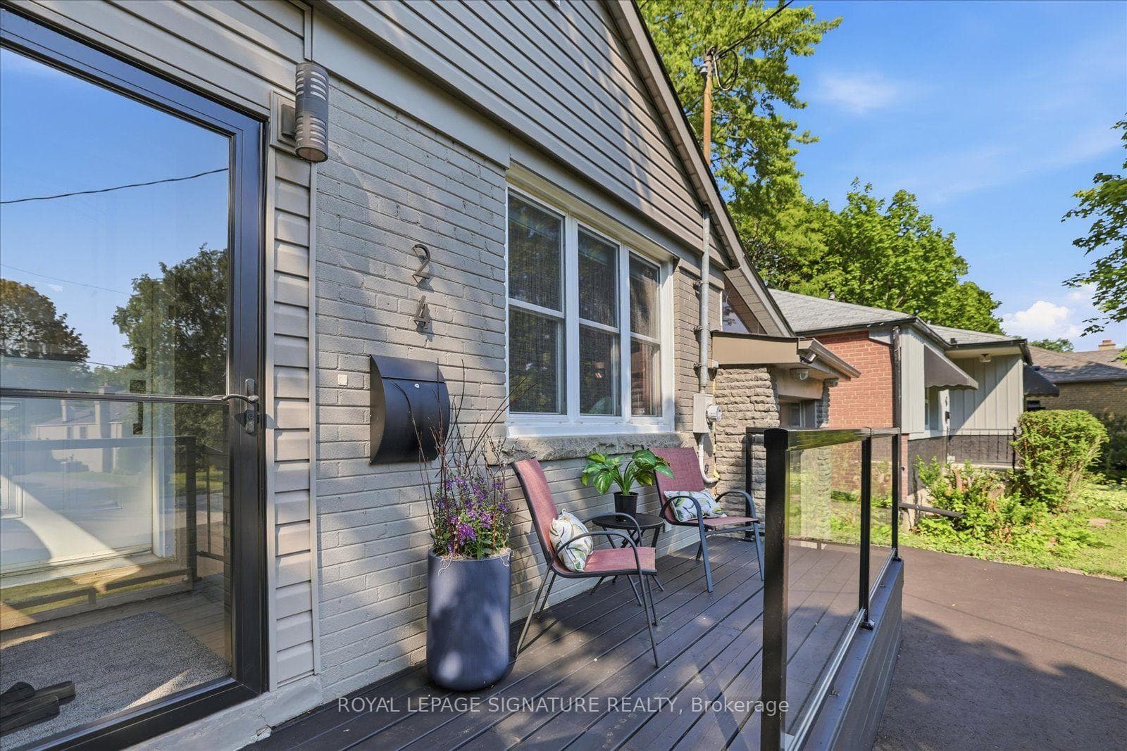 24 Latham Avenue photo 3