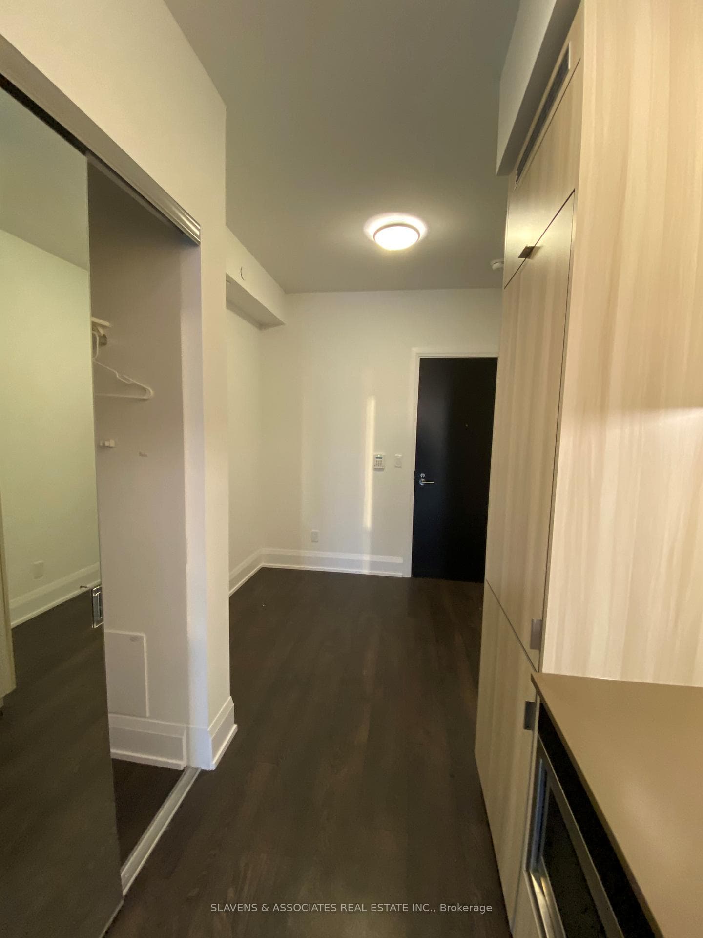 101 Erskine Avenue Unit 912 photo 8