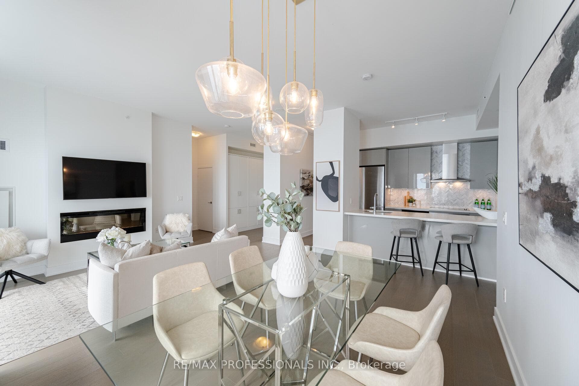 20 Shore Breeze Drive Unit 4706 photo 6