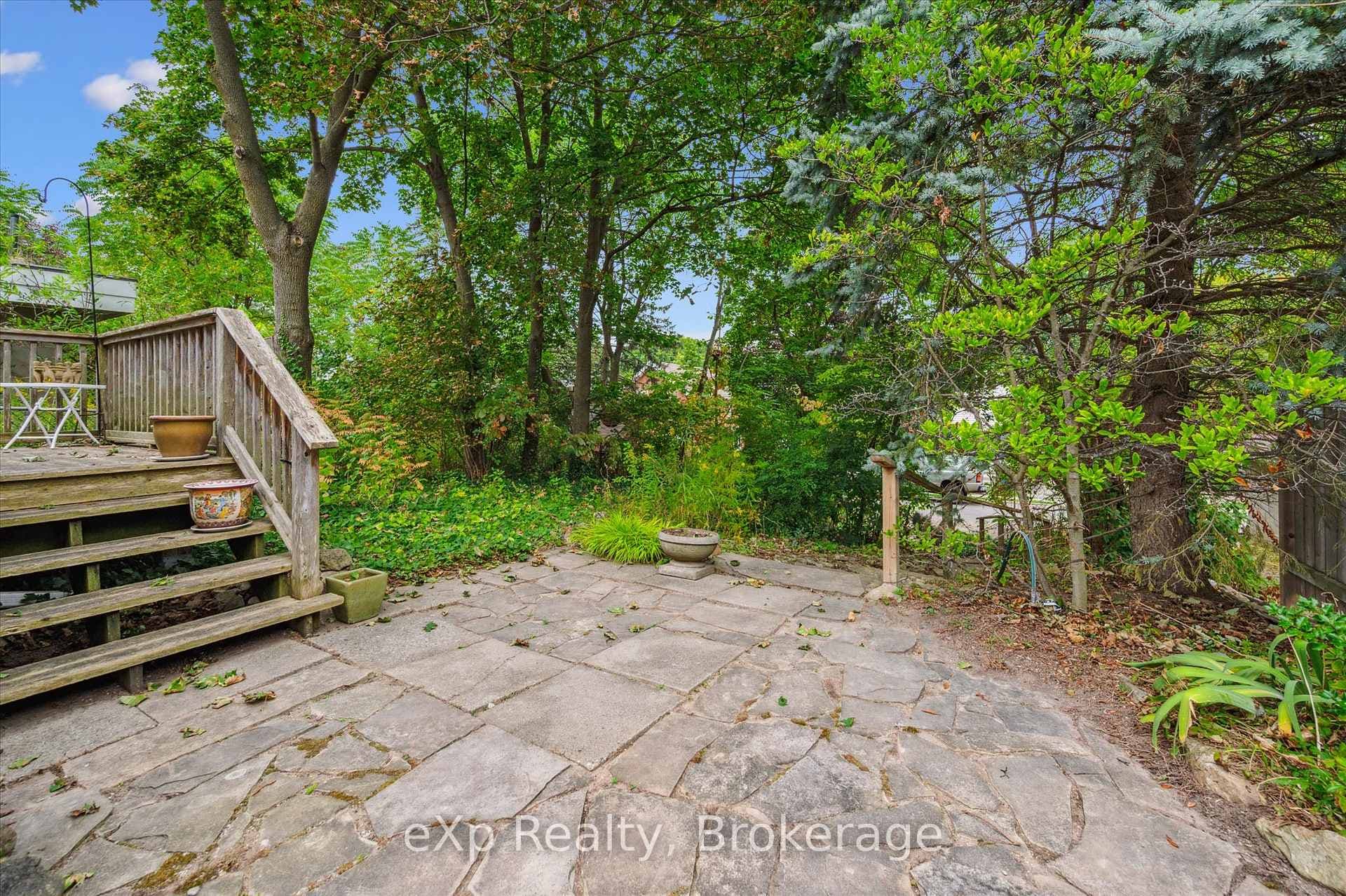 66 Manitoba Street photo 27