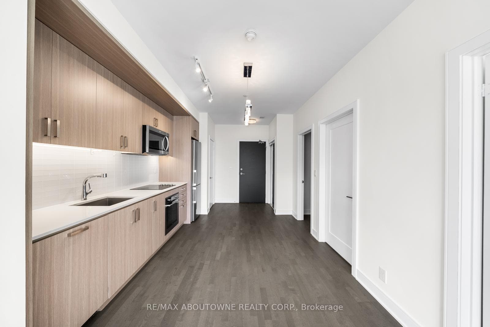1575 Lakeshore Road Unit 404 photo 11